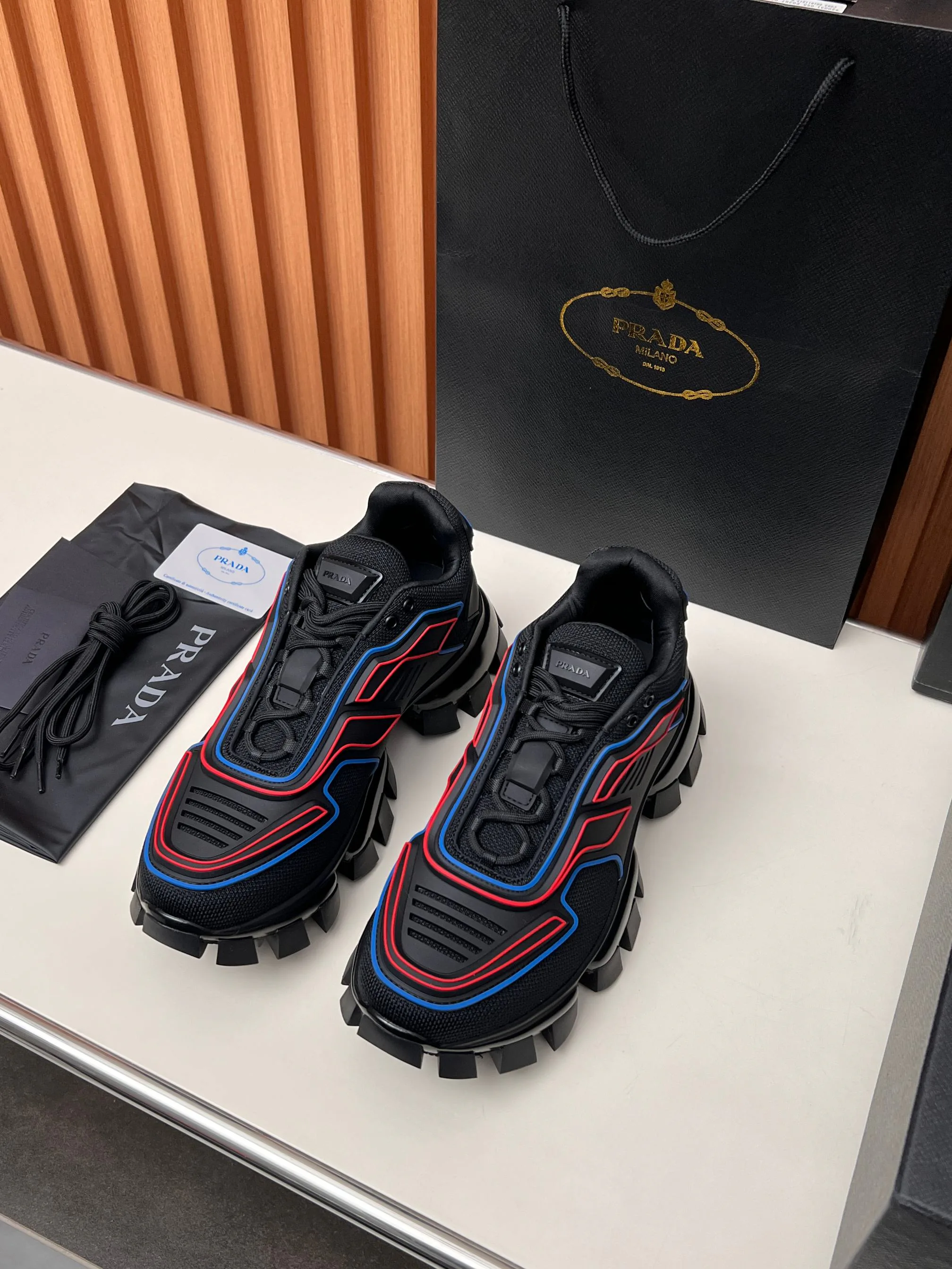 Кроссовки Женские Prada 920256