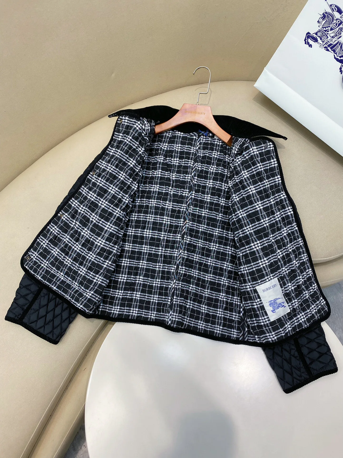 Куртки И Пуховики Женские Burberry 19097359