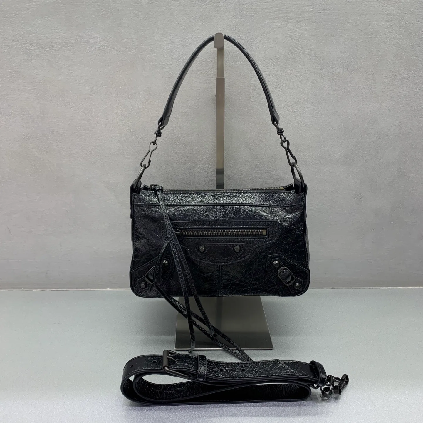 Сумки На Ремне Женские Balenciaga 17359730