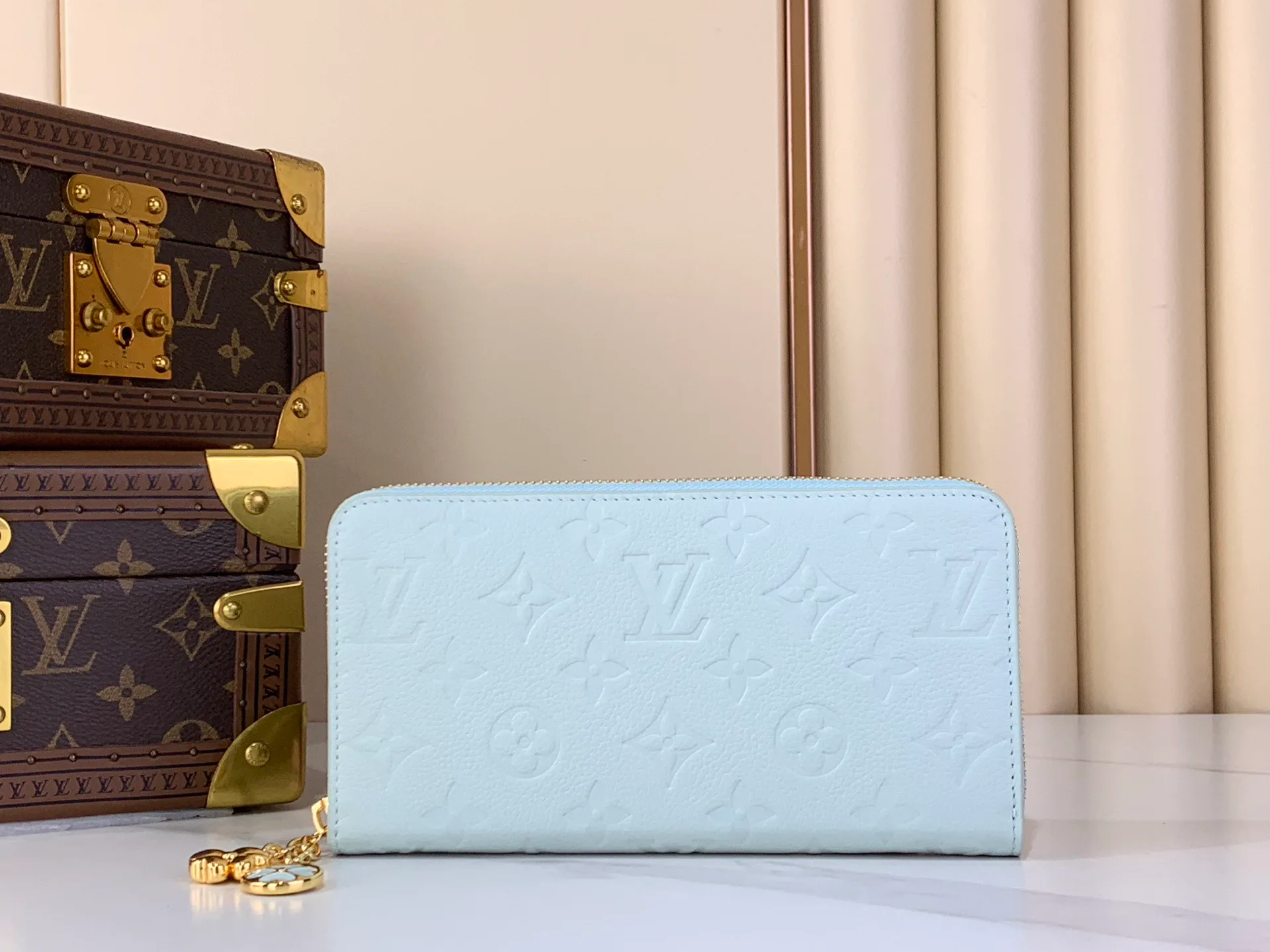 Клатчи Женские Louis Vuitton 13582761