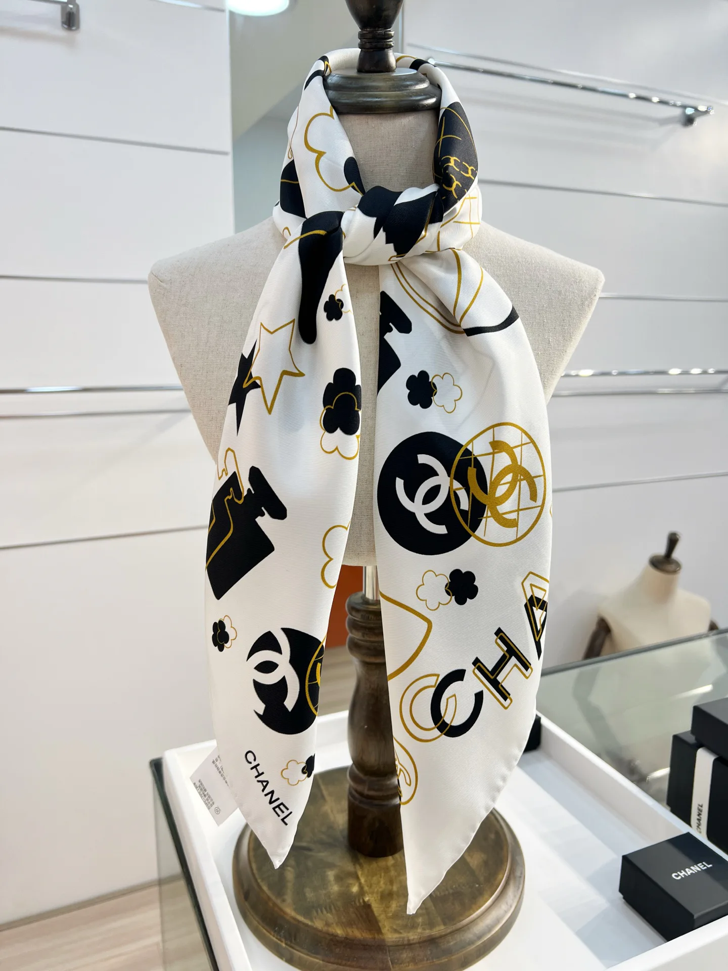 Платки Chanel 1592215