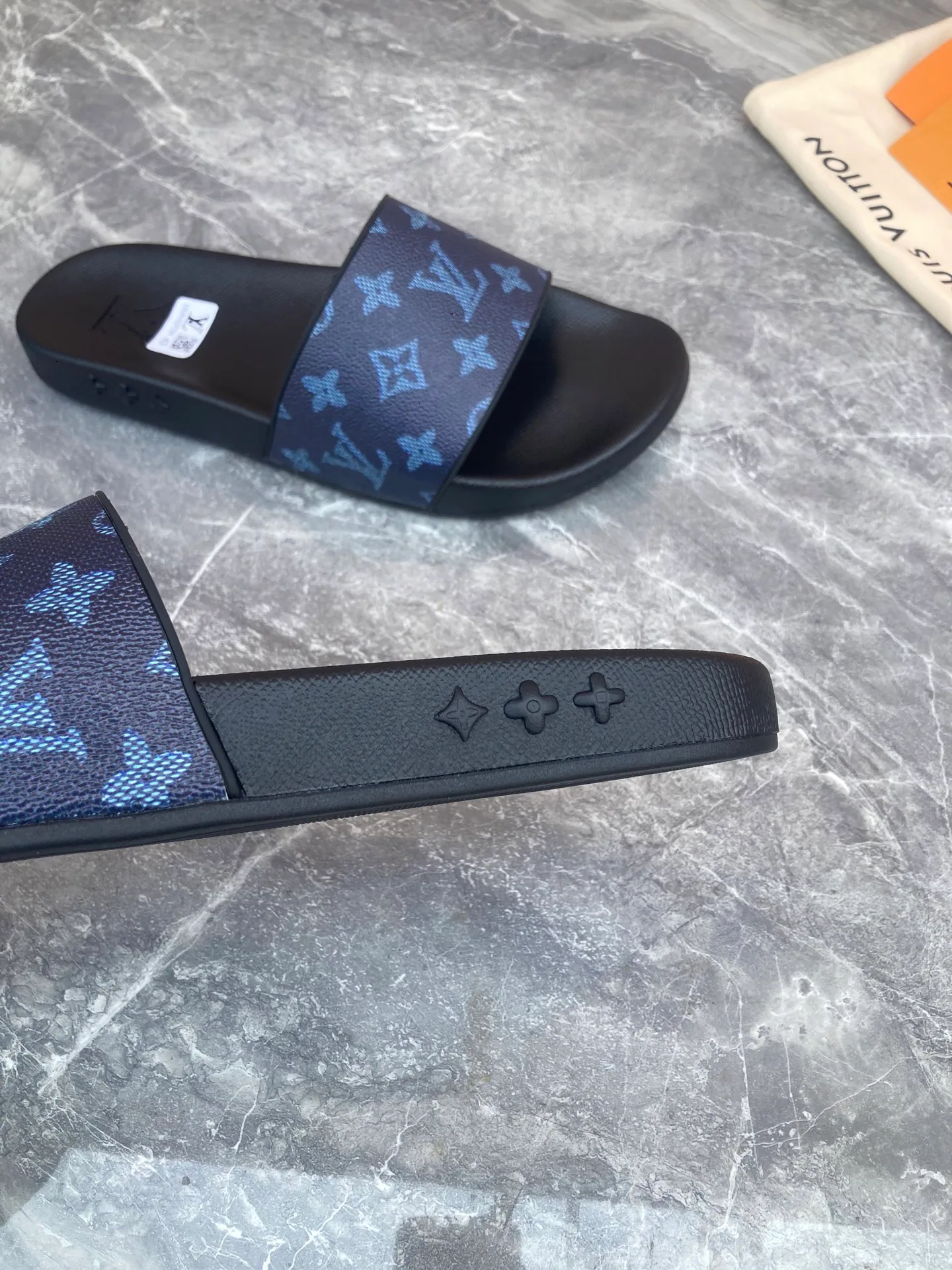 Шлепанцы Женские Louis Vuitton 5879847