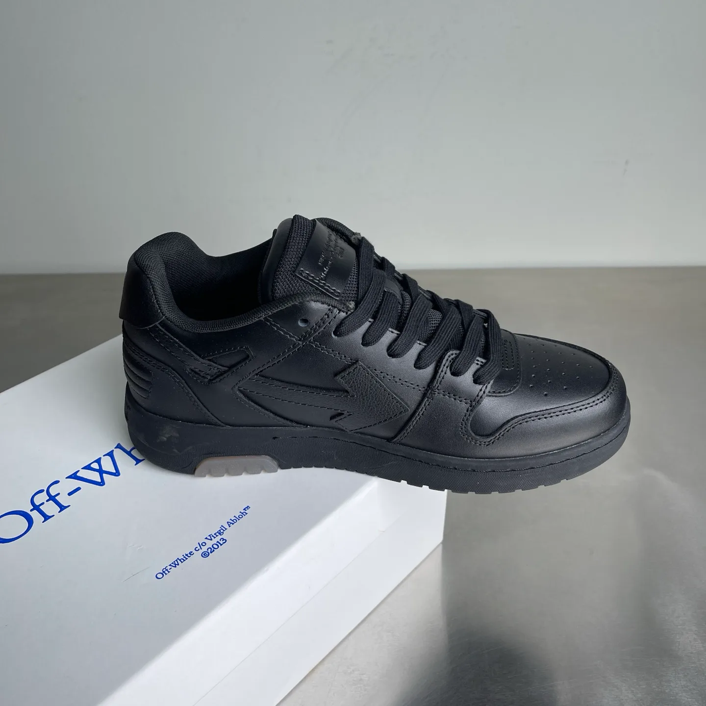 Кроссовки Женские Off-White 5279352