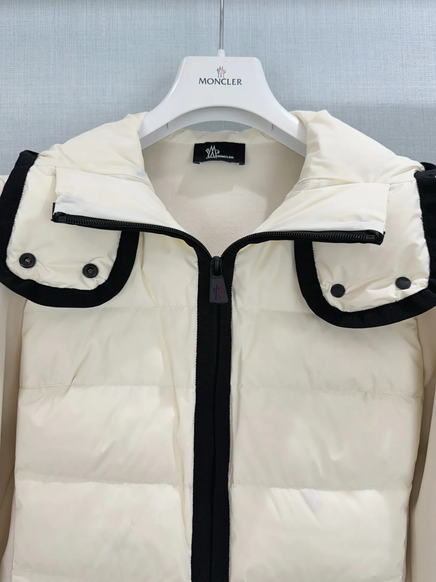Куртки И Пуховики Женские Moncler 18474209