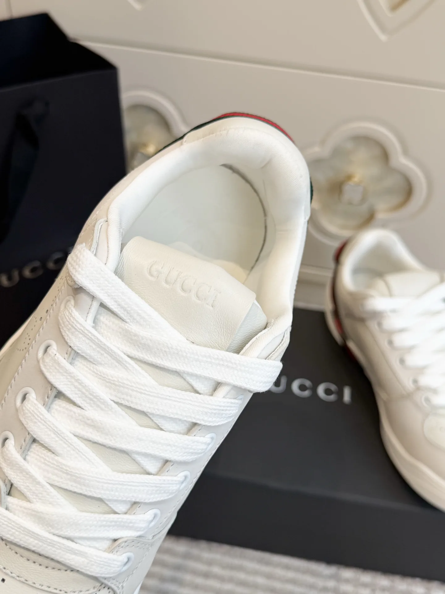 Кроссовки Женские Gucci 18738049
