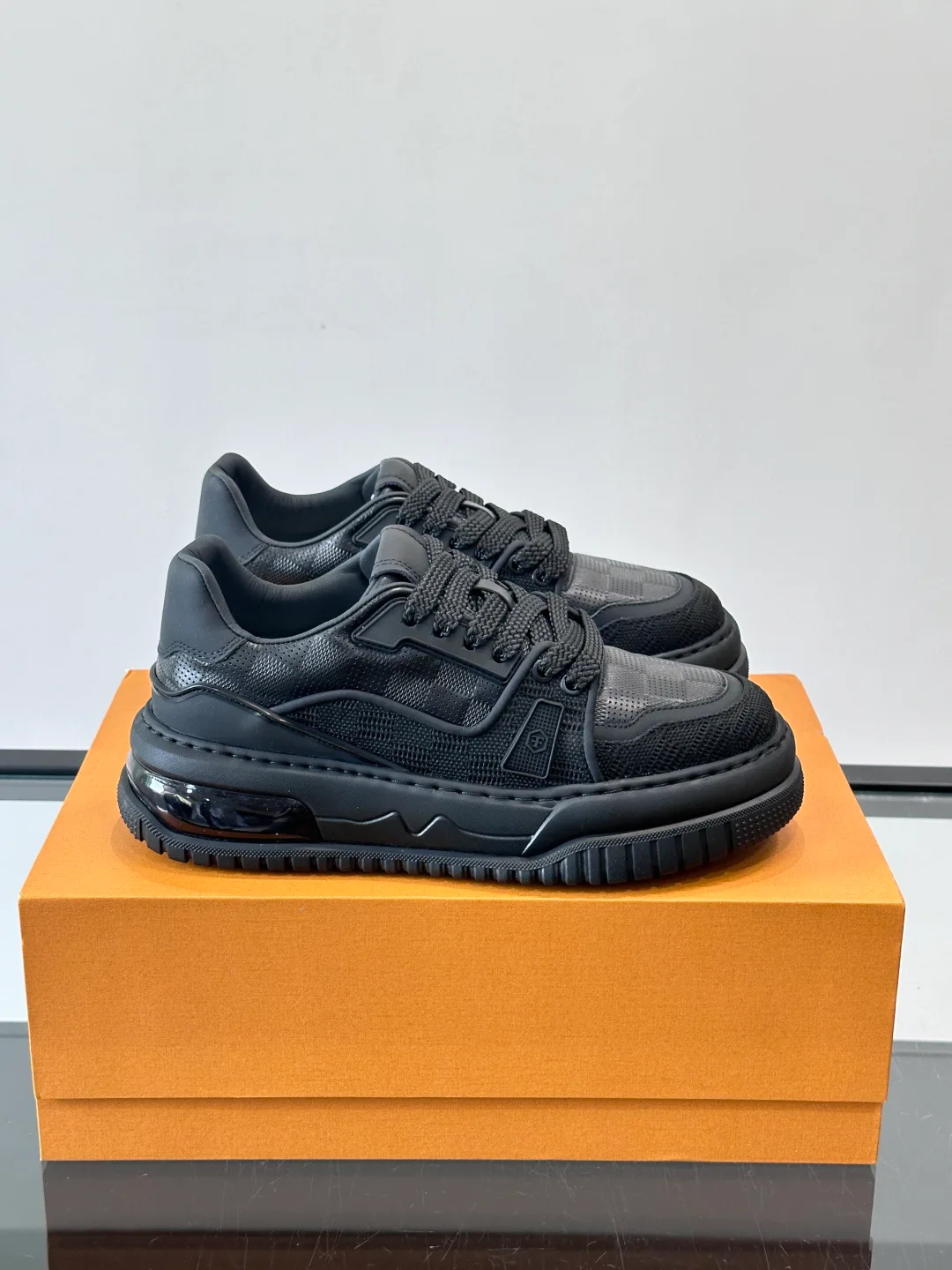 Кроссовки Мужские Louis Vuitton 13453000