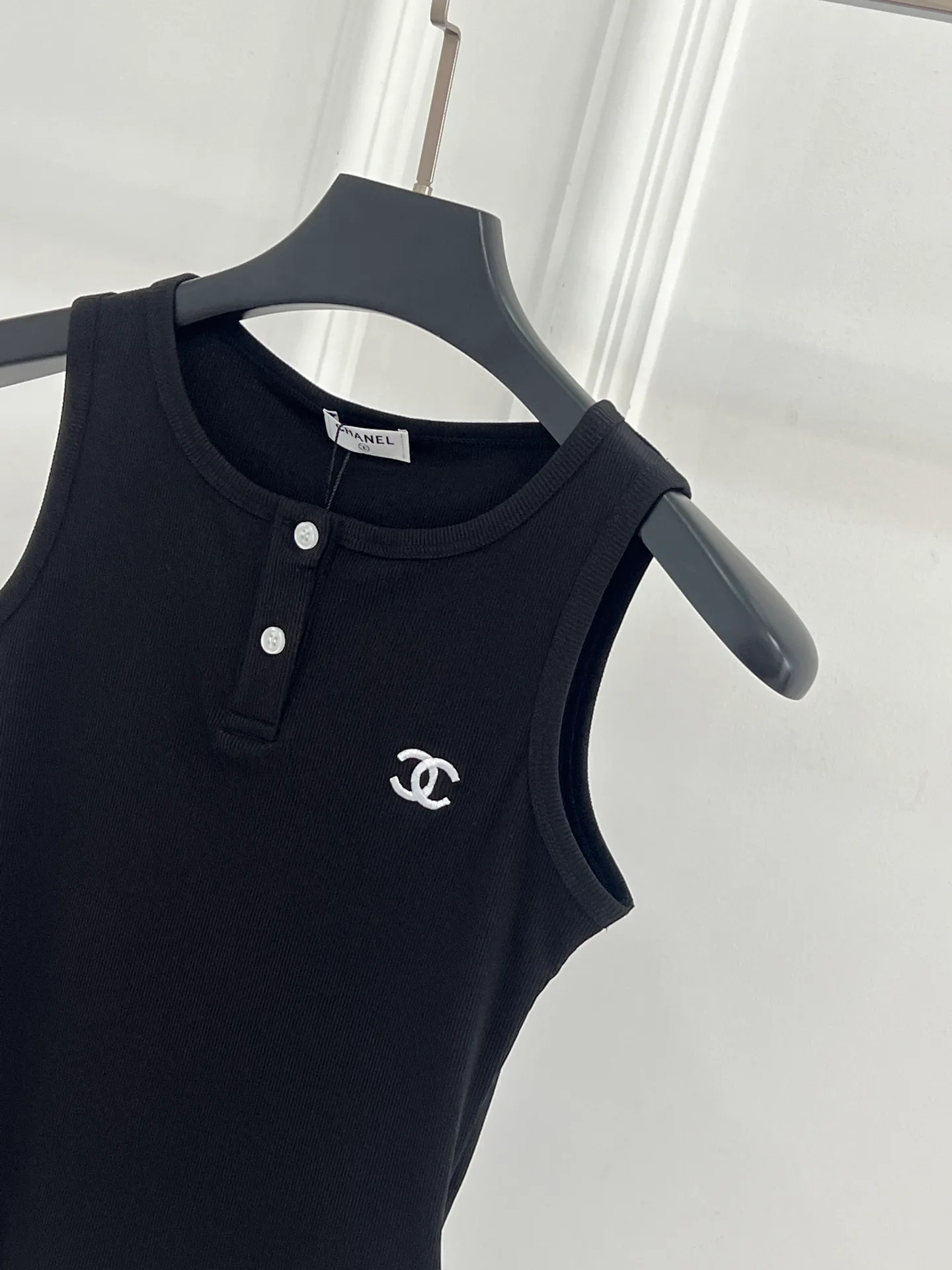 Жилеты Женские Chanel 11432971