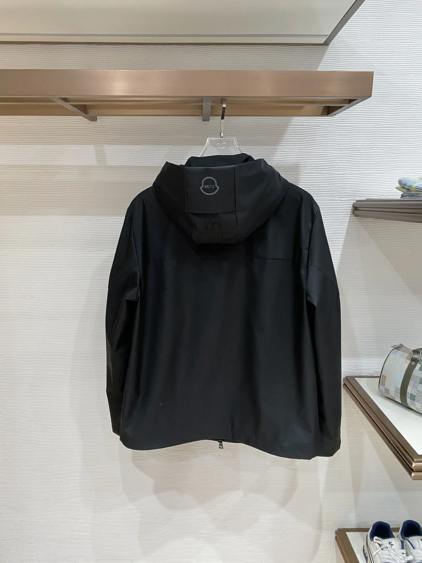 Куртки И Пуховики Мужские Moncler 11504054