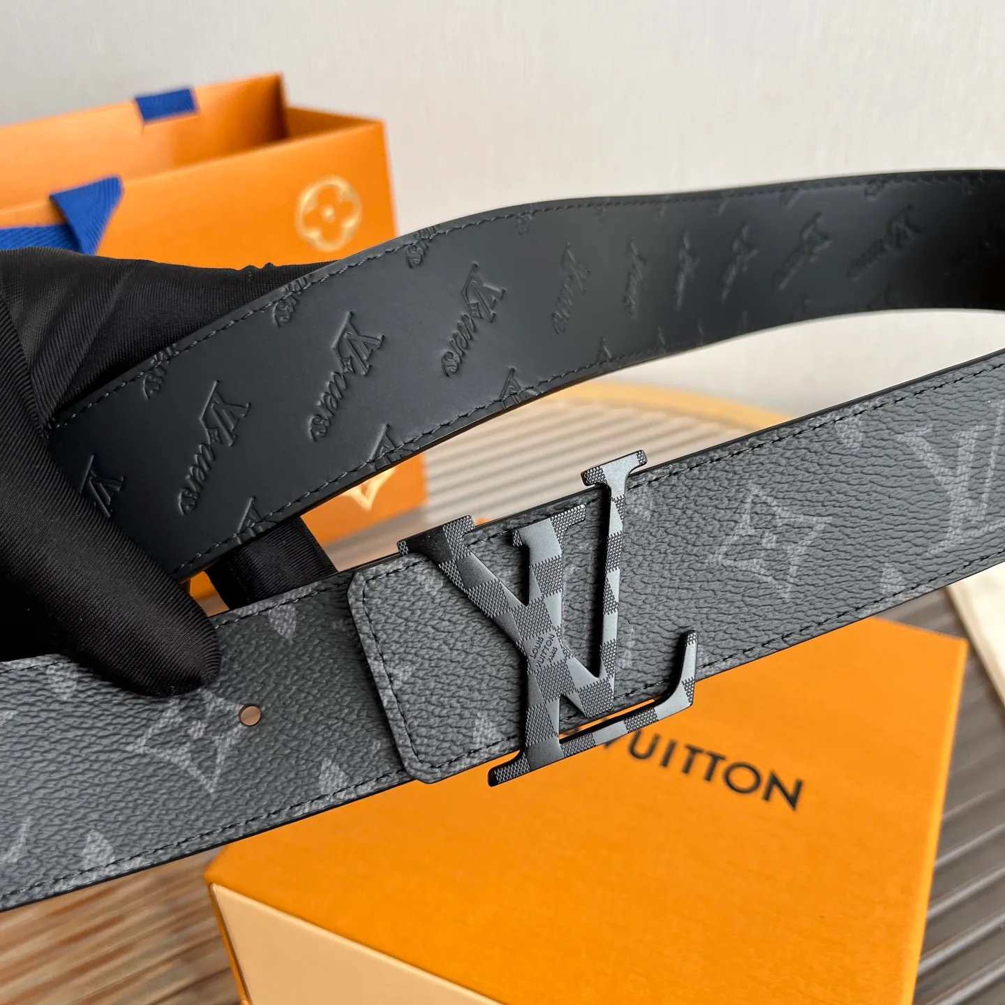 Ремни Louis Vuitton 10399060