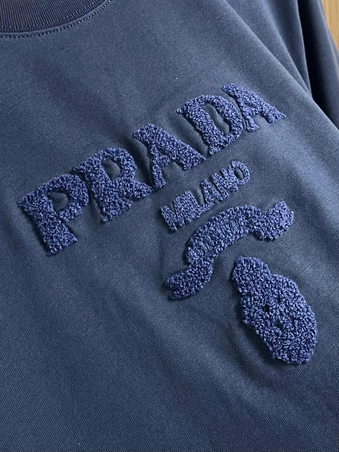 Футболки Женские Prada 18191384