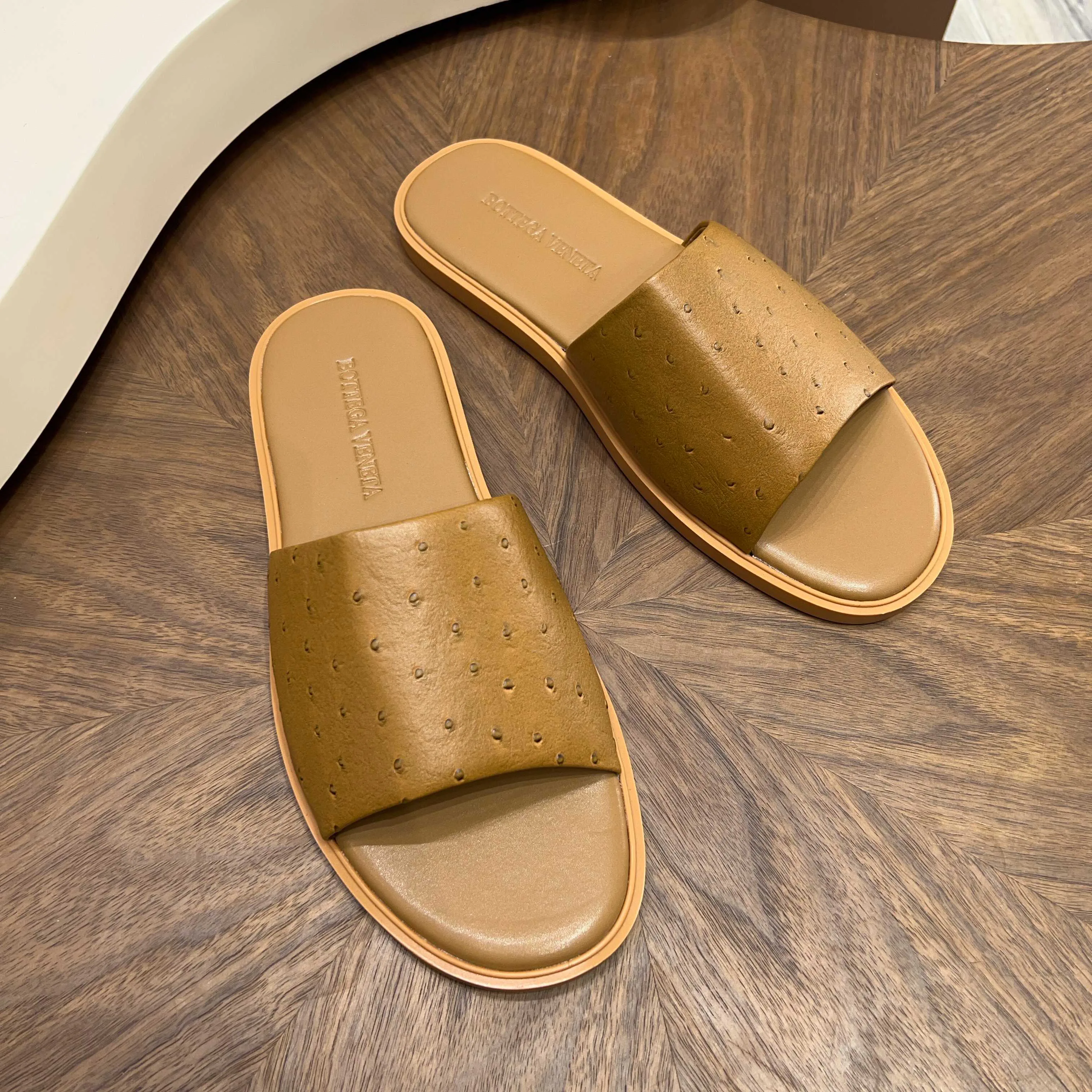Шлепанцы Мужские Bottega Veneta 12768639