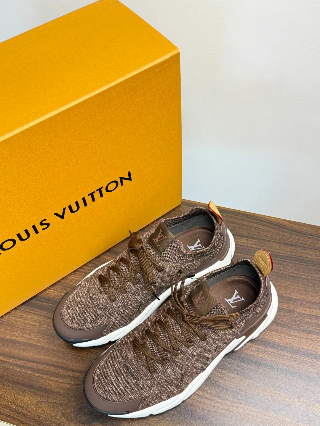 Кроссовки Мужские Louis Vuitton 19110489