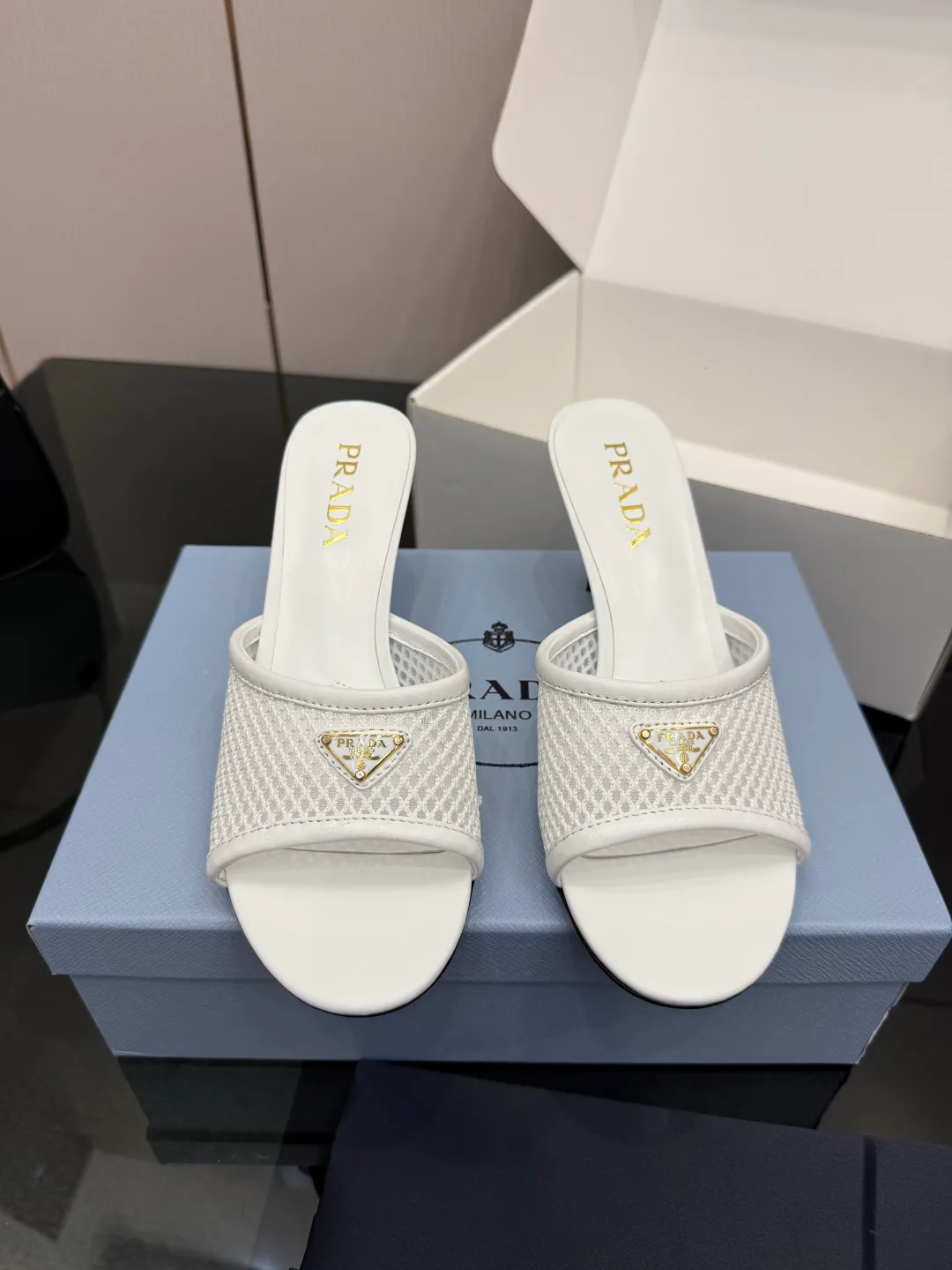 Босоножки Женские Prada 13461668