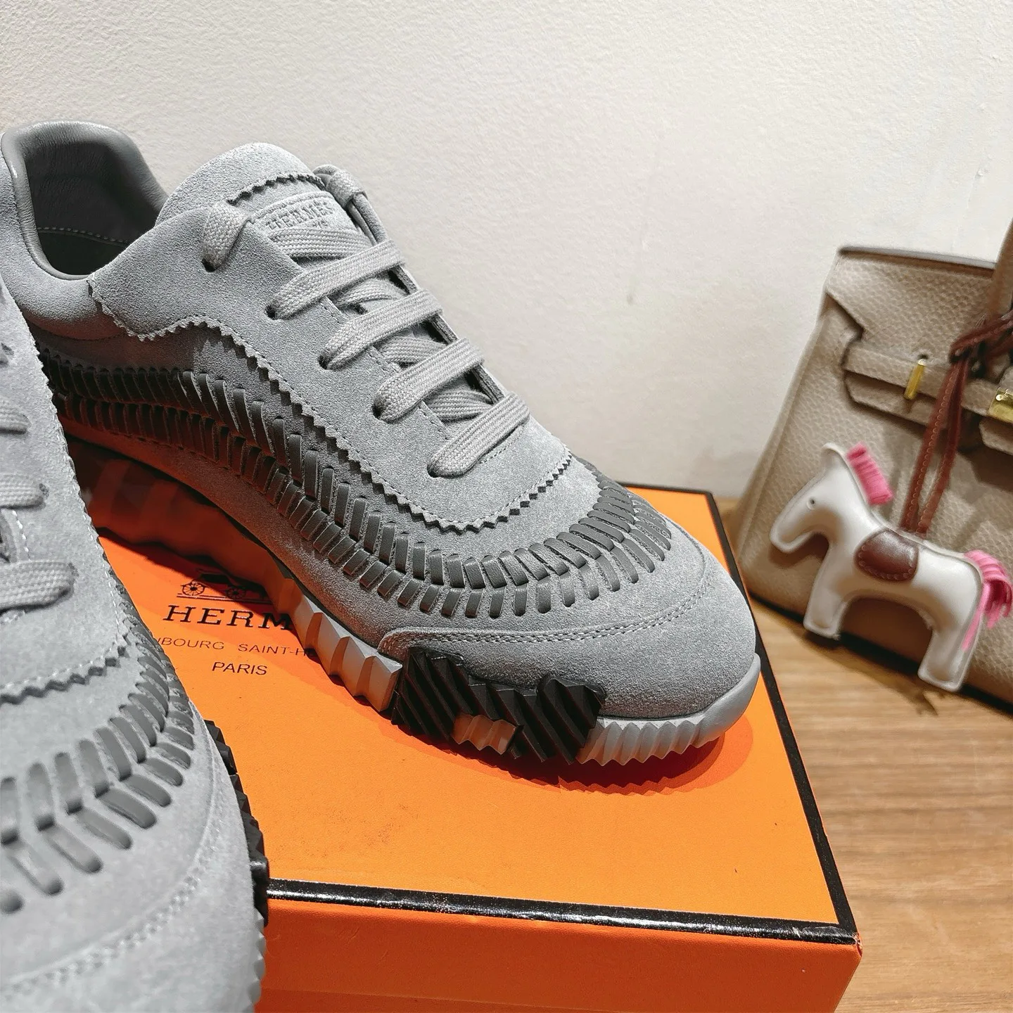 Кроссовки Женские Hermes 17982617