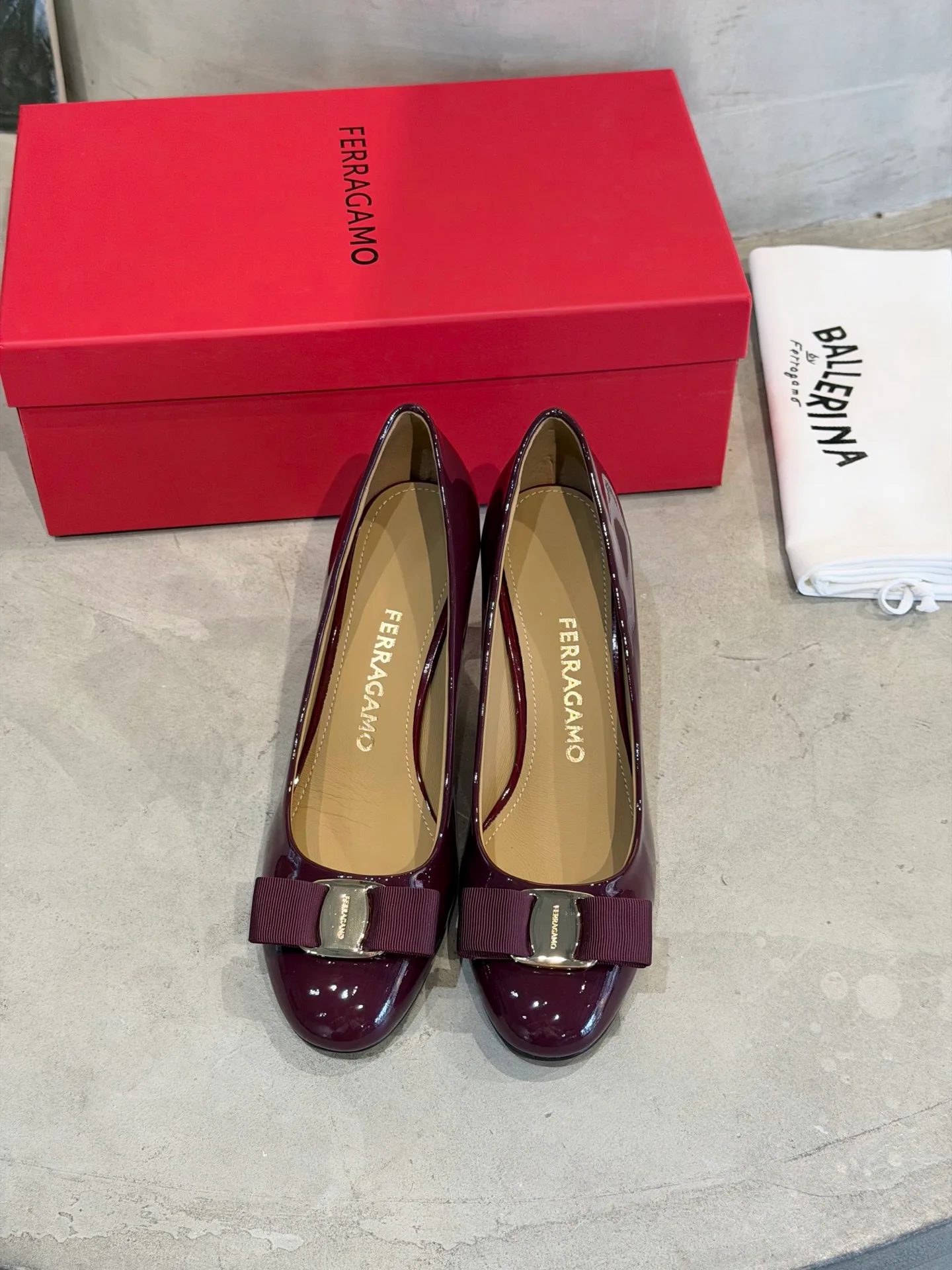 Туфли Женские Salvatore Ferragamo 11675380