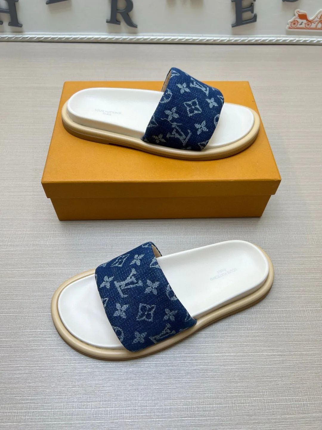 Шлепанцы Женские Louis Vuitton 9801506