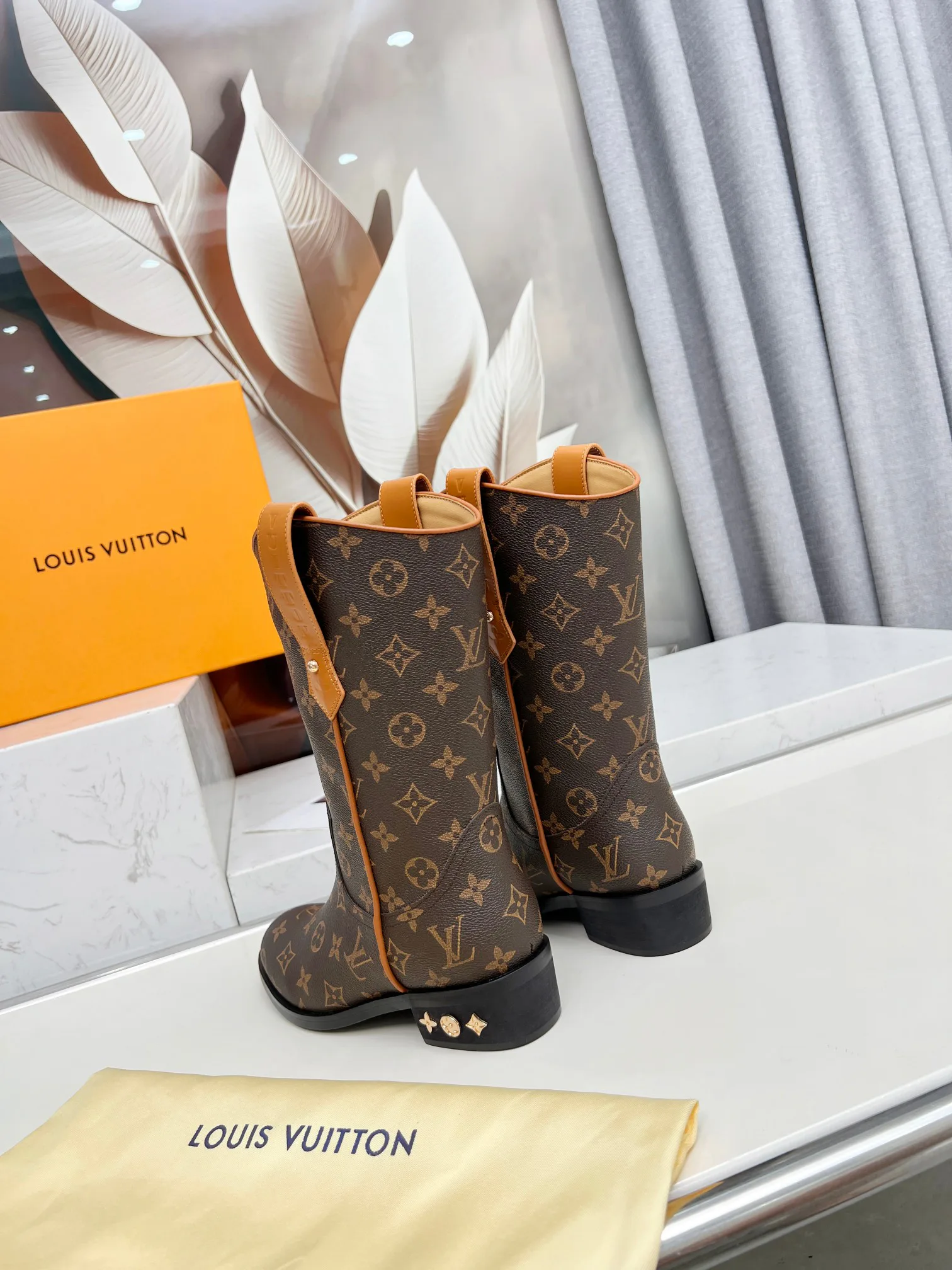 Ботинки Женские Louis Vuitton 17948506