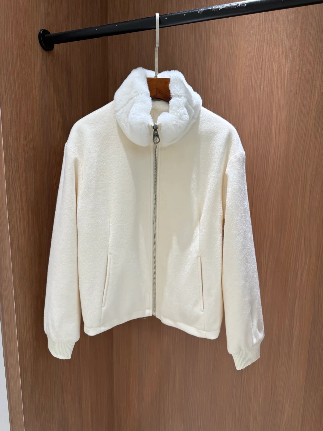Куртки И Пуховики Женские Loro Piana 18721193