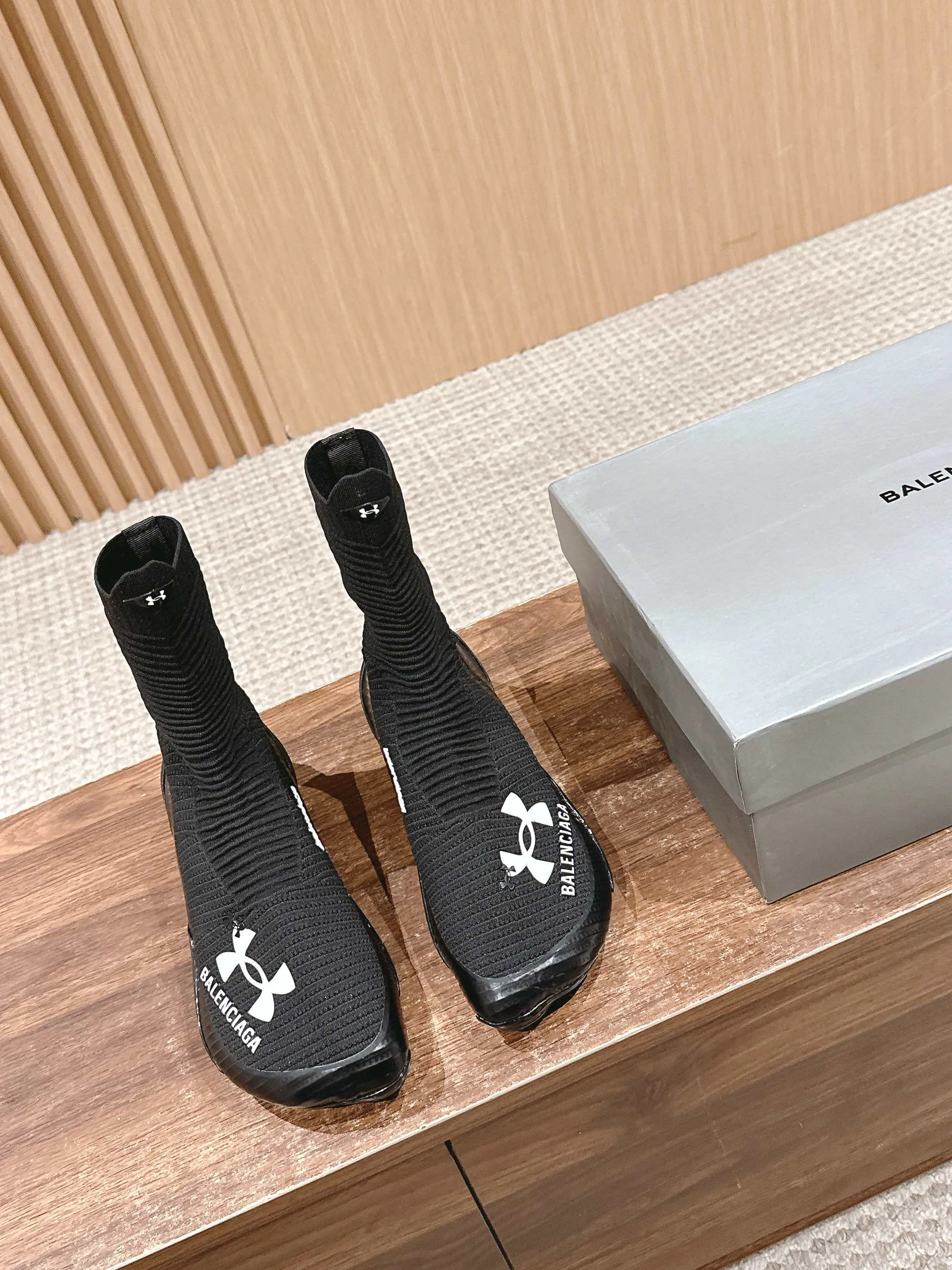 Кроссовки Женские Balenciaga 9227