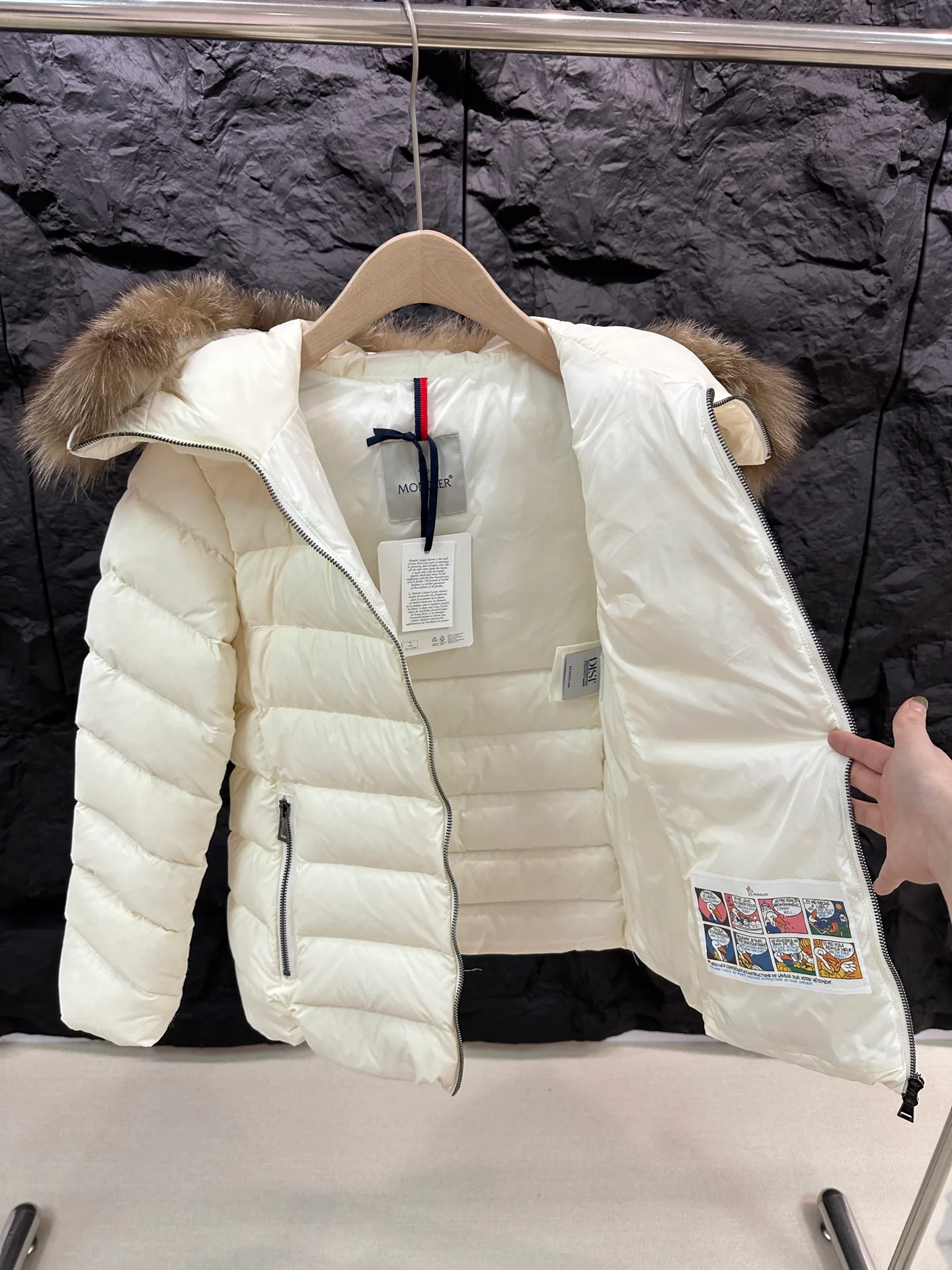 Куртки И Пуховики Женские Moncler 19636114