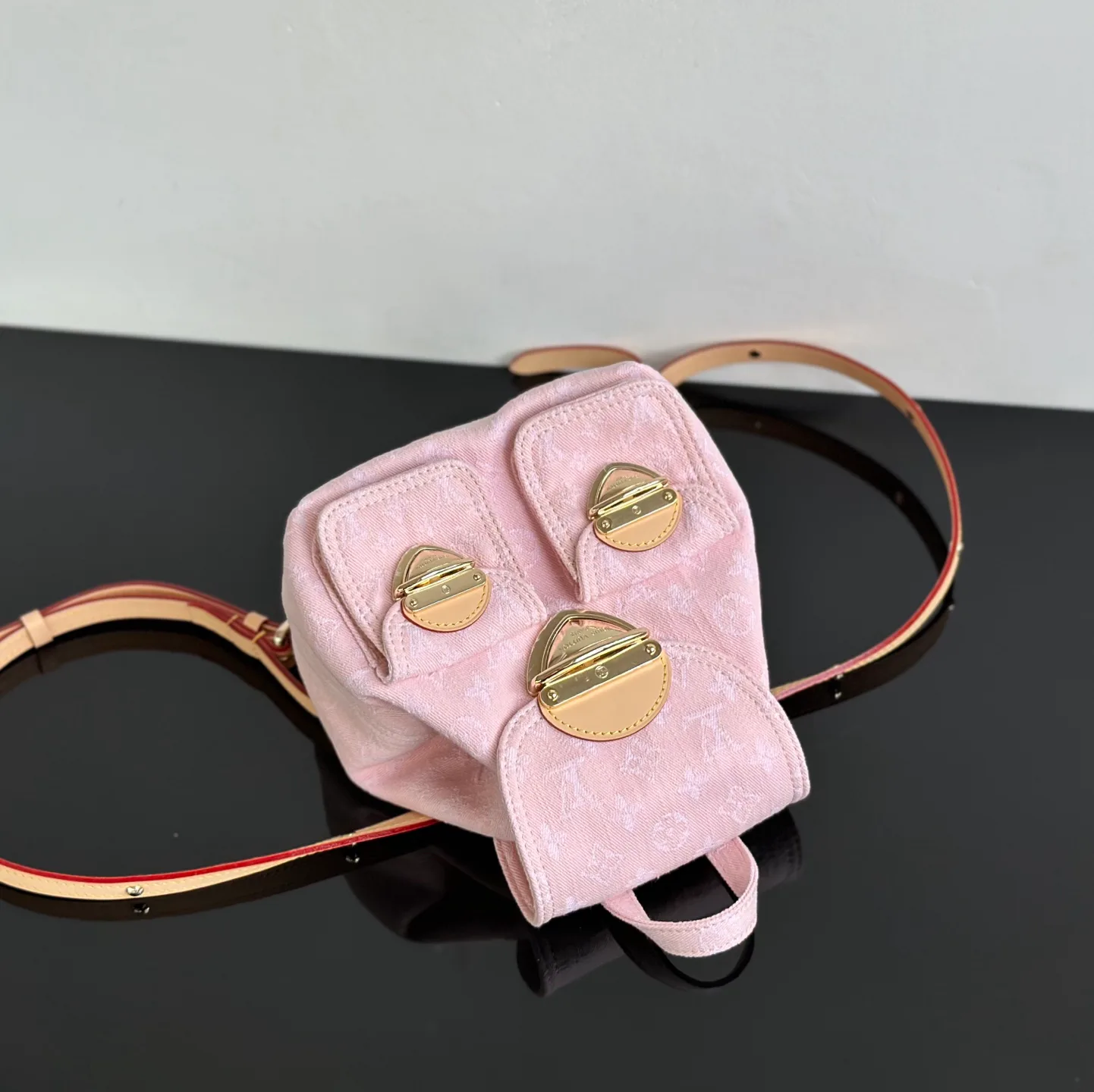 Рюкзаки Женские Louis Vuitton 18376511