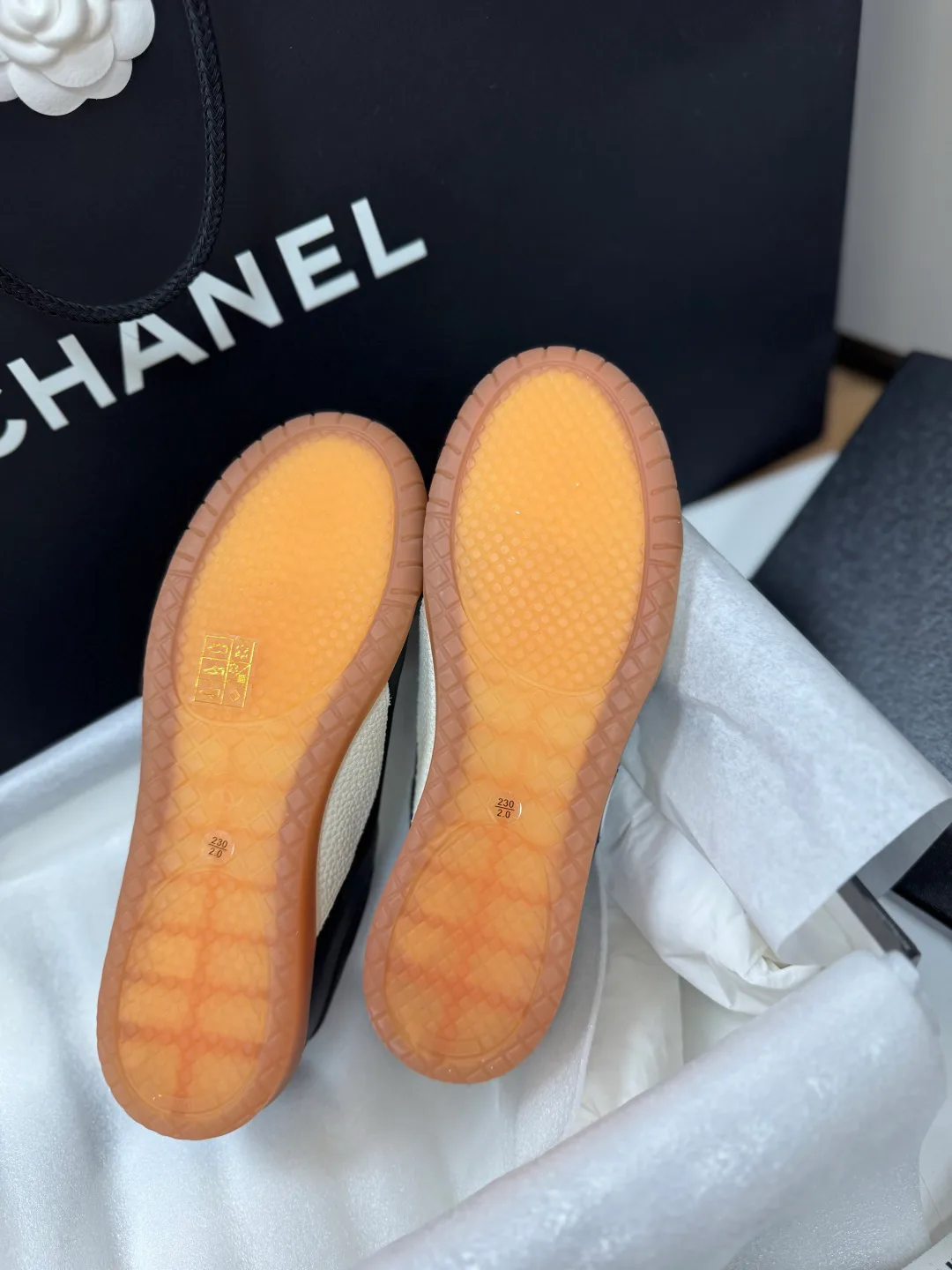 Кроссовки Женские Chanel 18223892