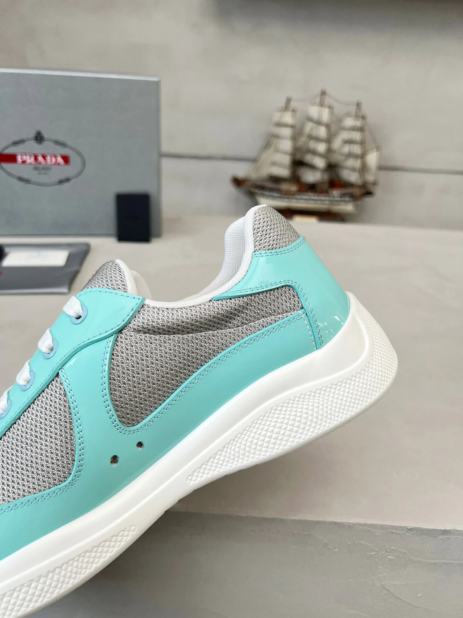 Кроссовки Женские Prada 931613