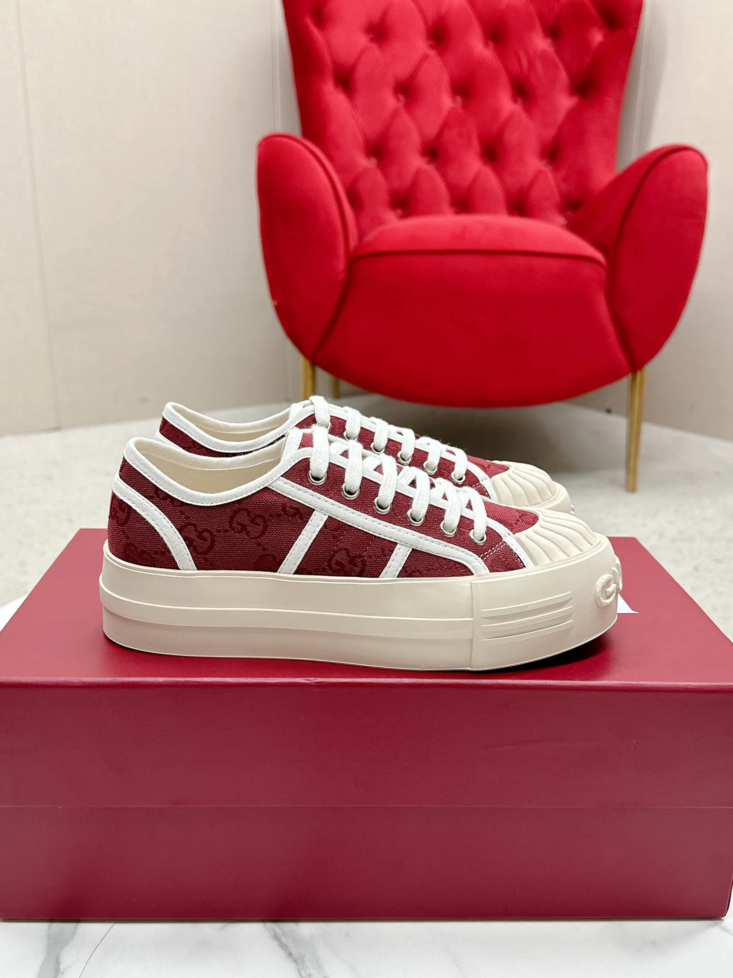 Кроссовки Женские Gucci 17746027