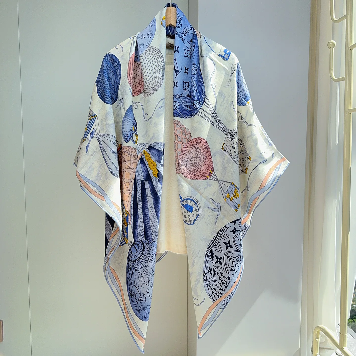 Шарфы Louis Vuitton 136752