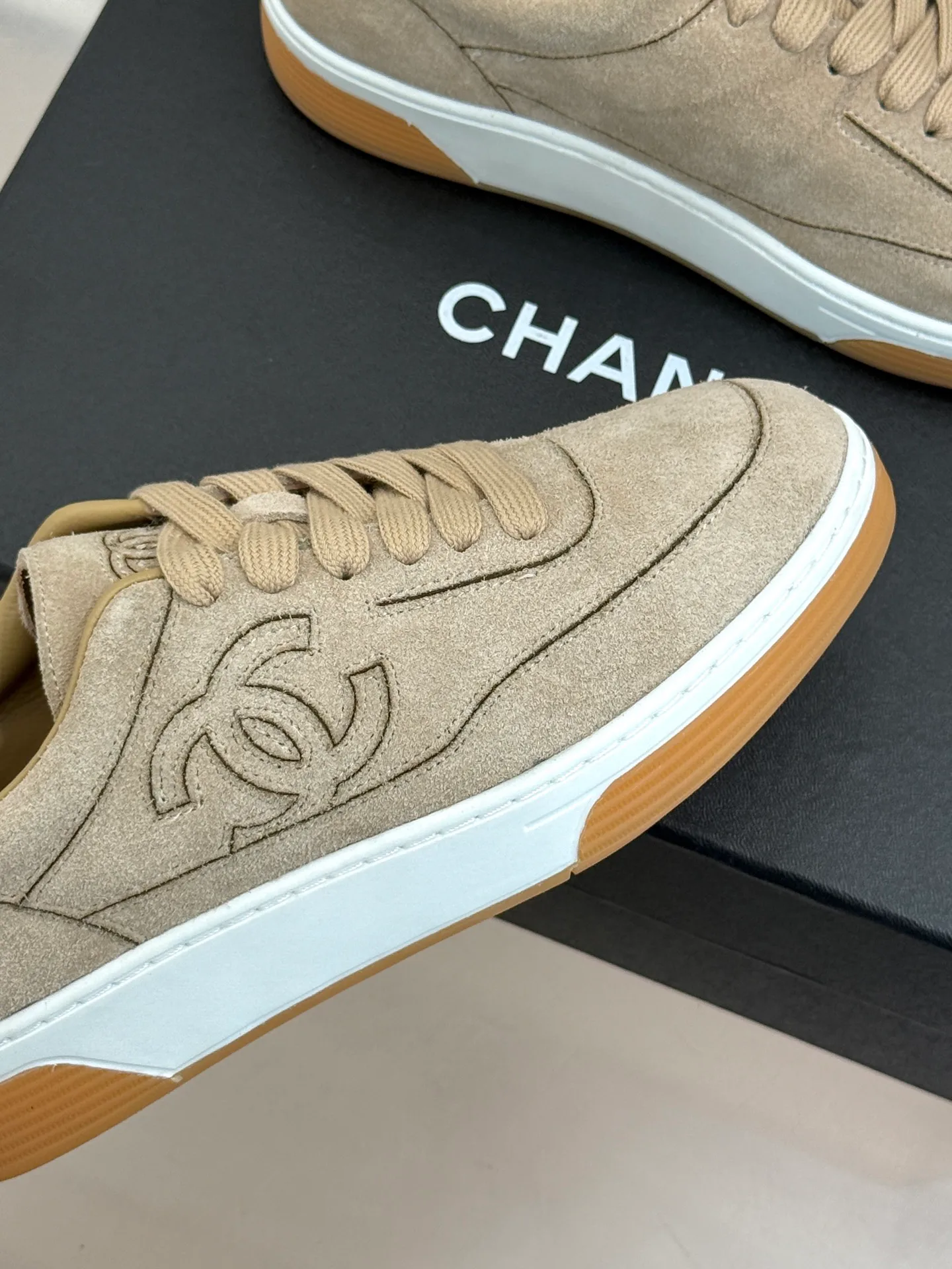 Кроссовки Женские Chanel 18154786
