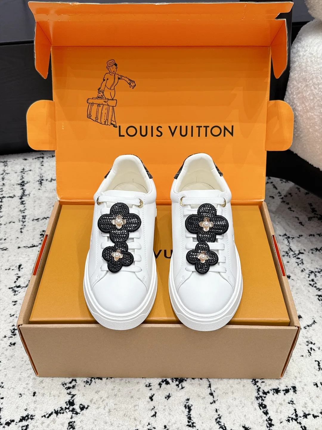 Кроссовки Женские Louis Vuitton 19587185