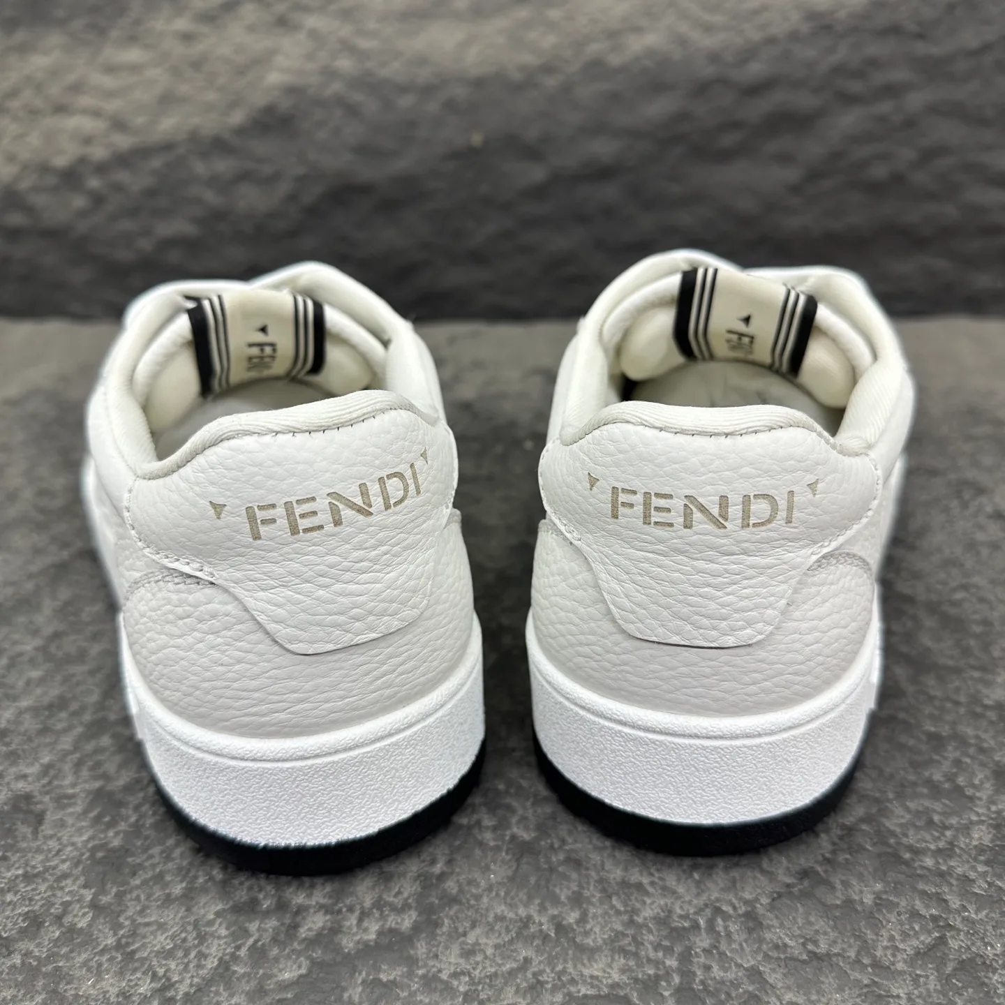 Кроссовки Мужские Fendi 18154161