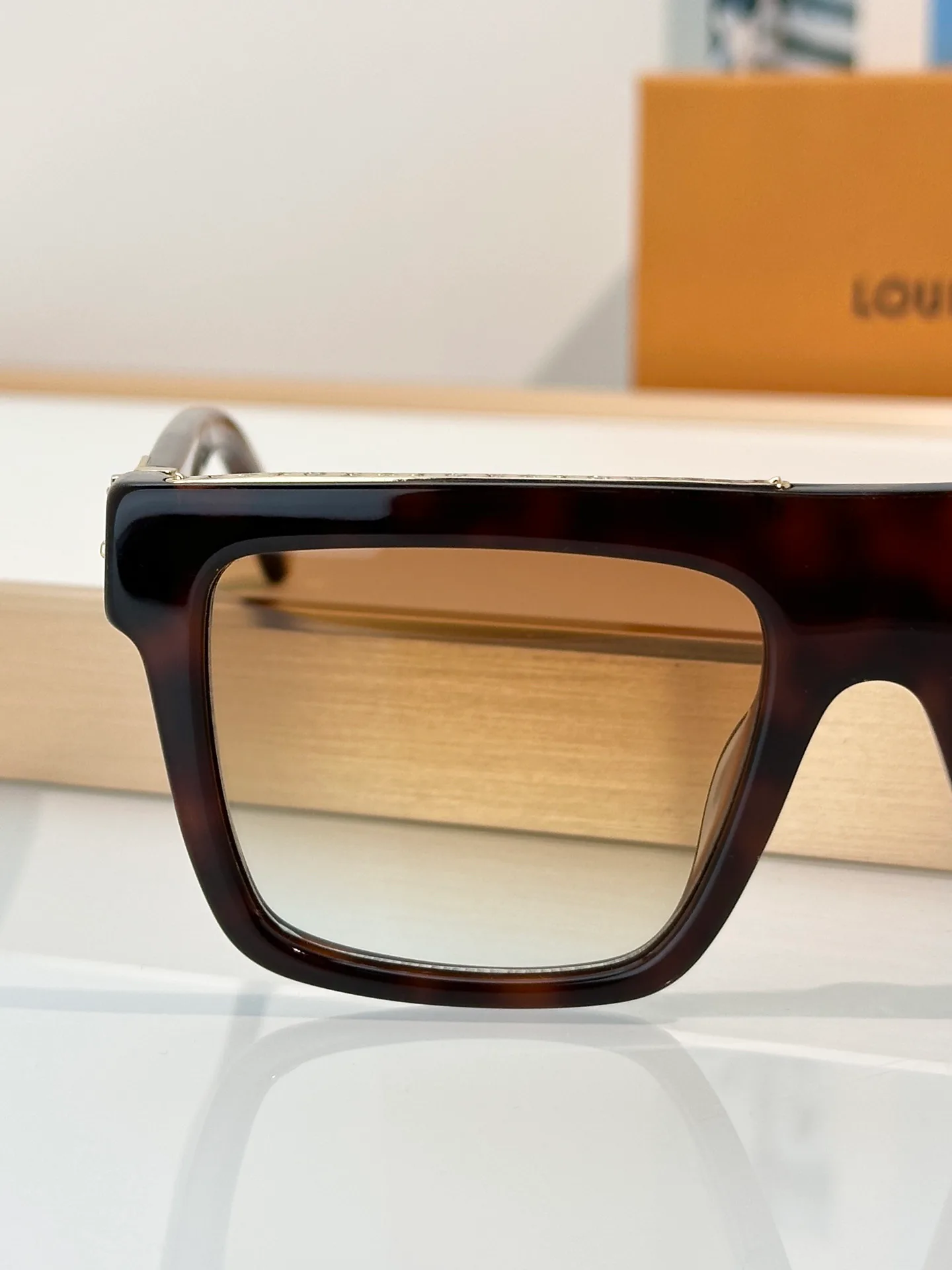 Очки Louis Vuitton 18520259