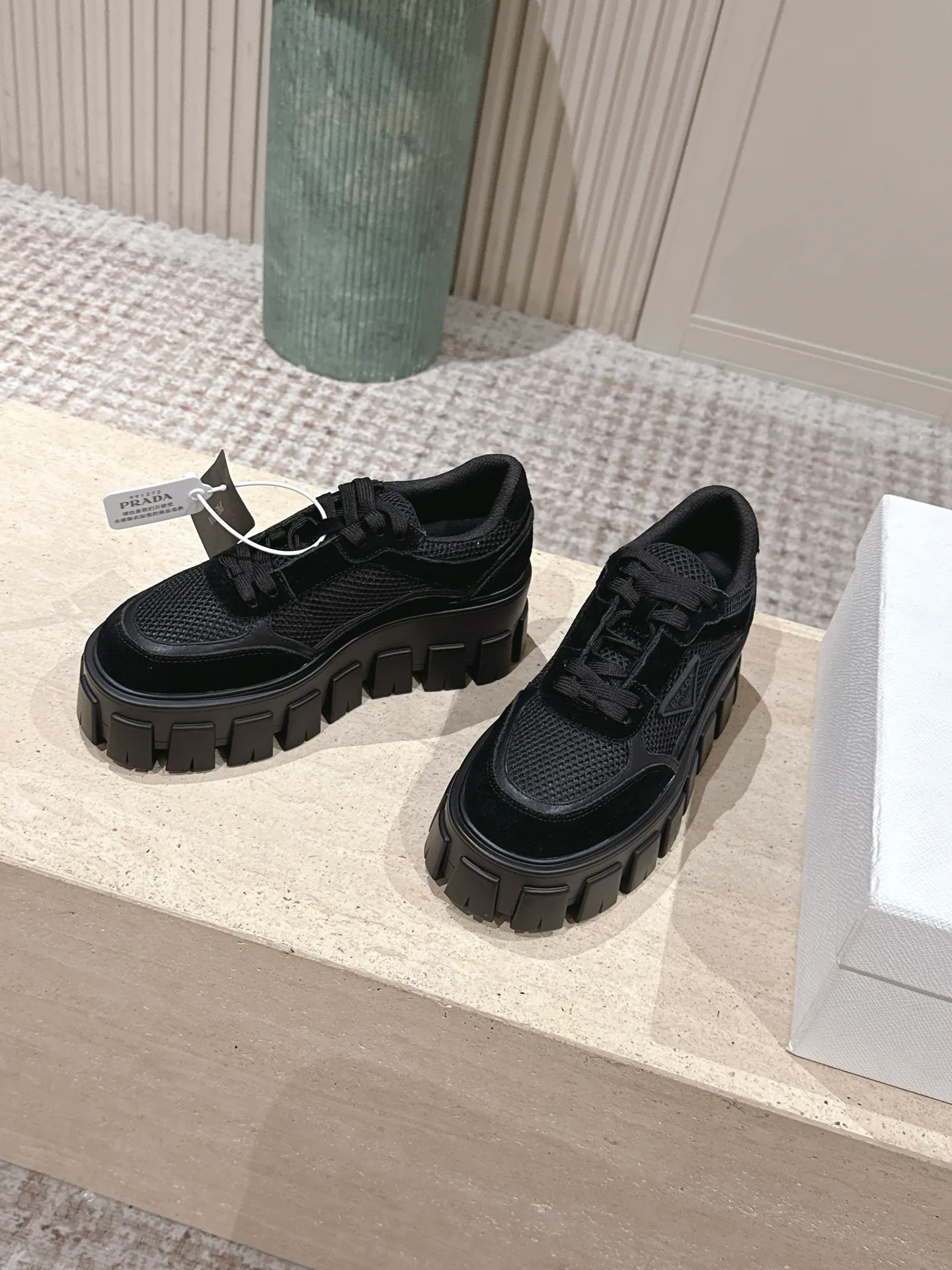 Кроссовки Женские Prada 18142659