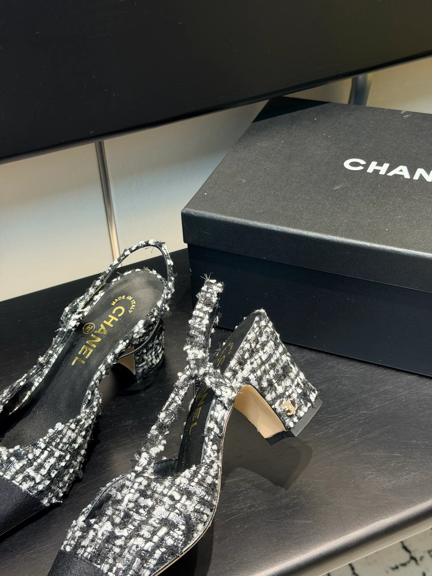 Сандалии Женские Chanel 10611389