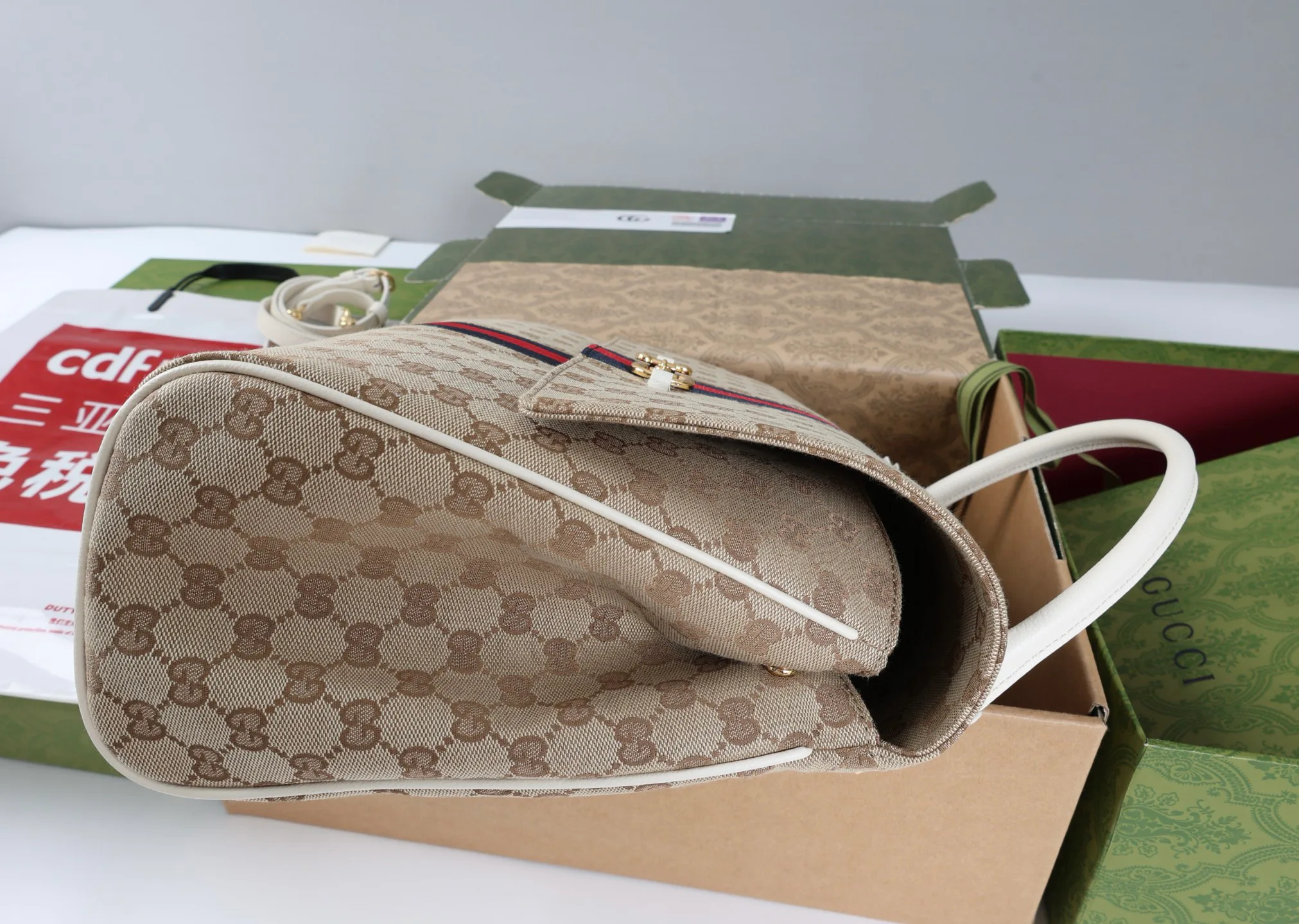 Классические Сумки Женские Gucci 18250578