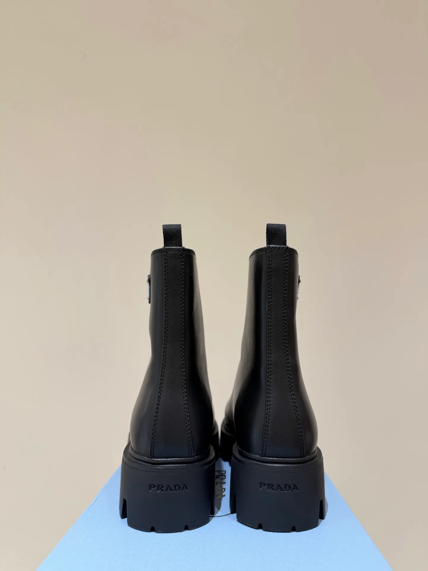 Ботинки Женские Prada 11685926