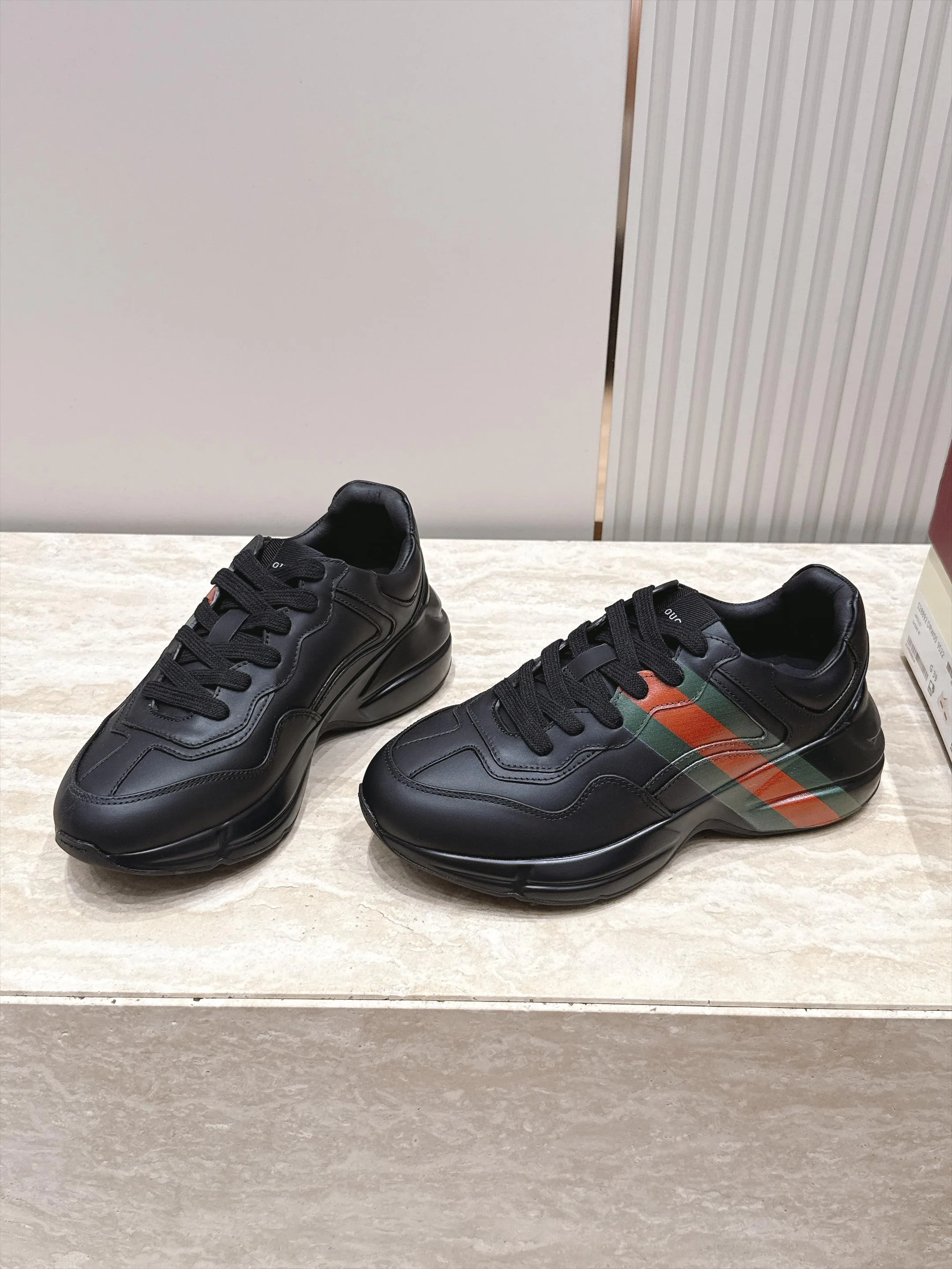 Кроссовки Женские Gucci 18025256