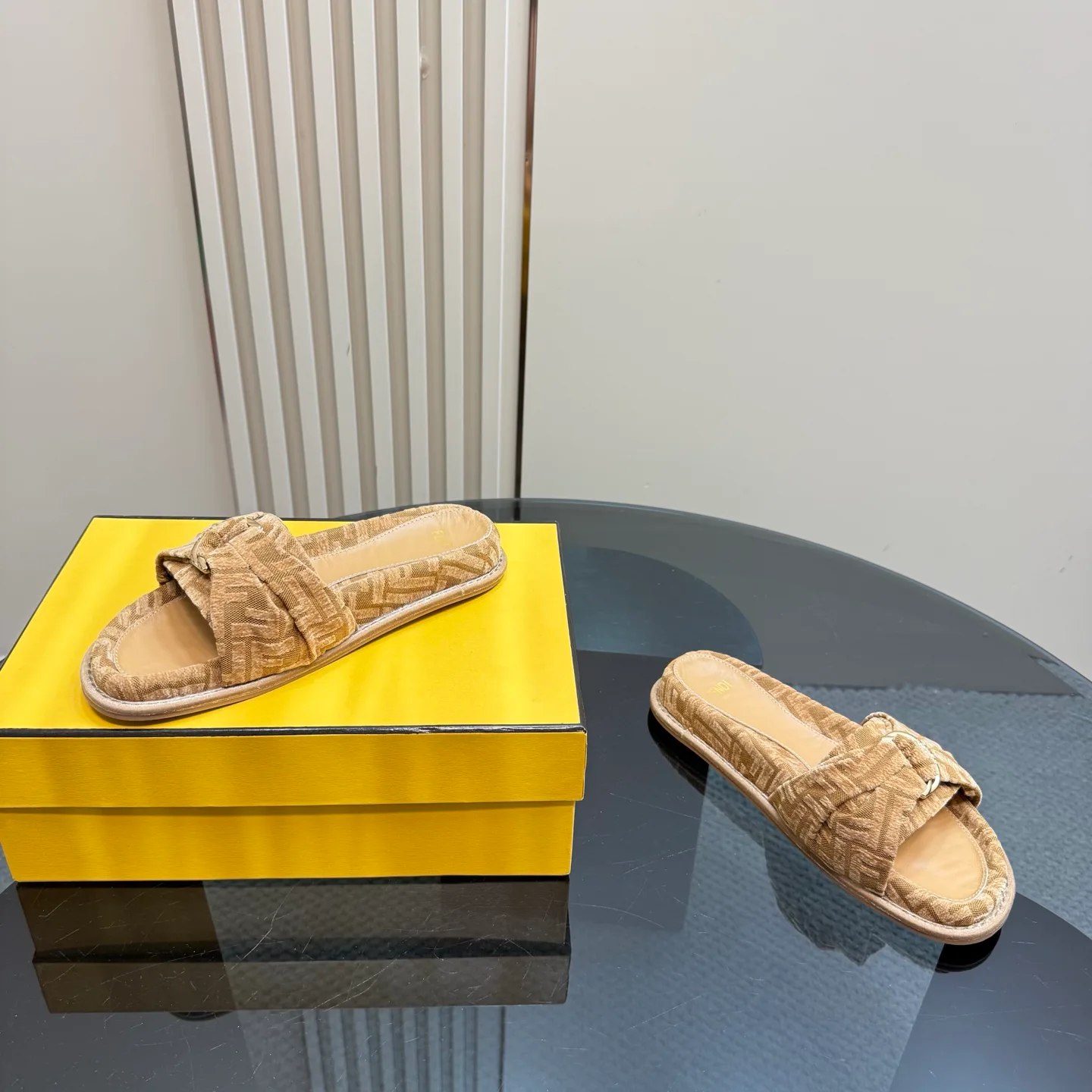 Шлепанцы Женские Fendi 23409