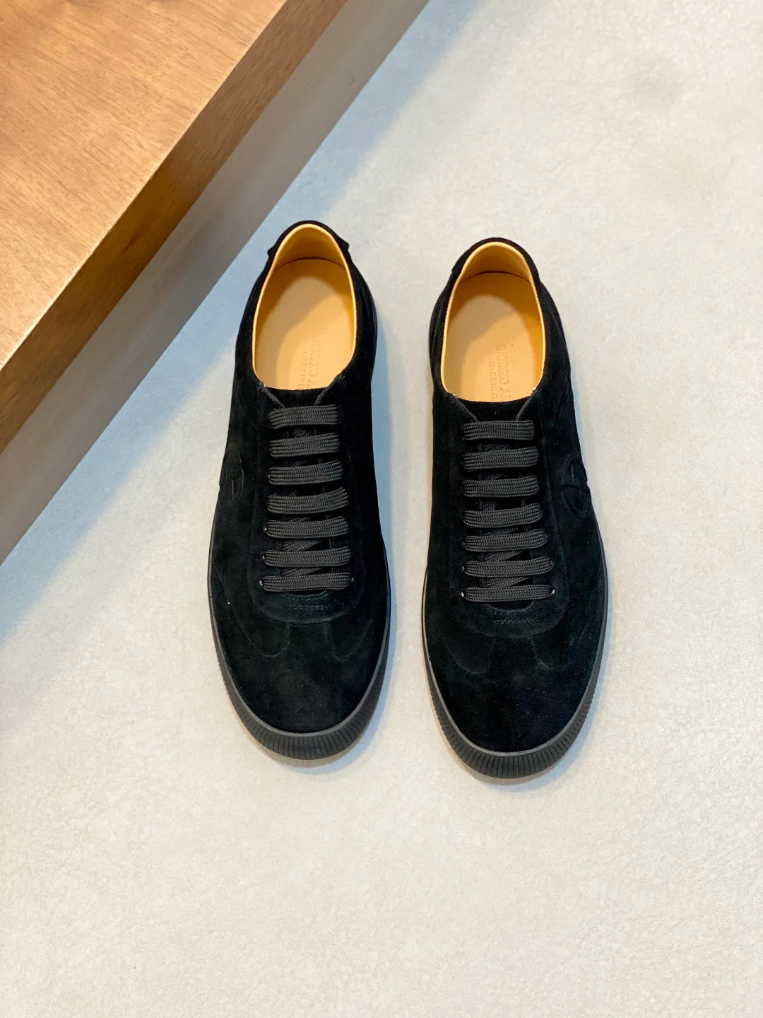 Кроссовки Мужские Armani 18697894