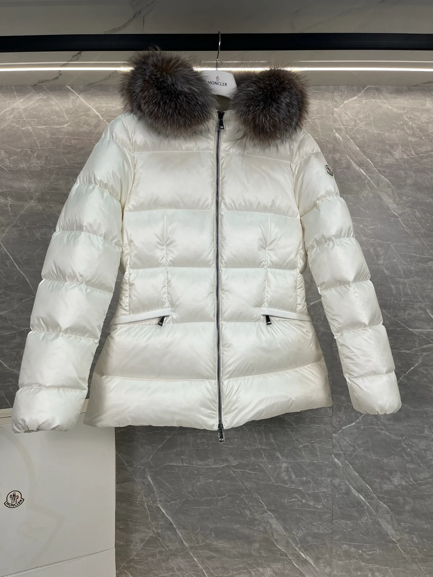 Куртки И Пуховики Женские Moncler 19256595