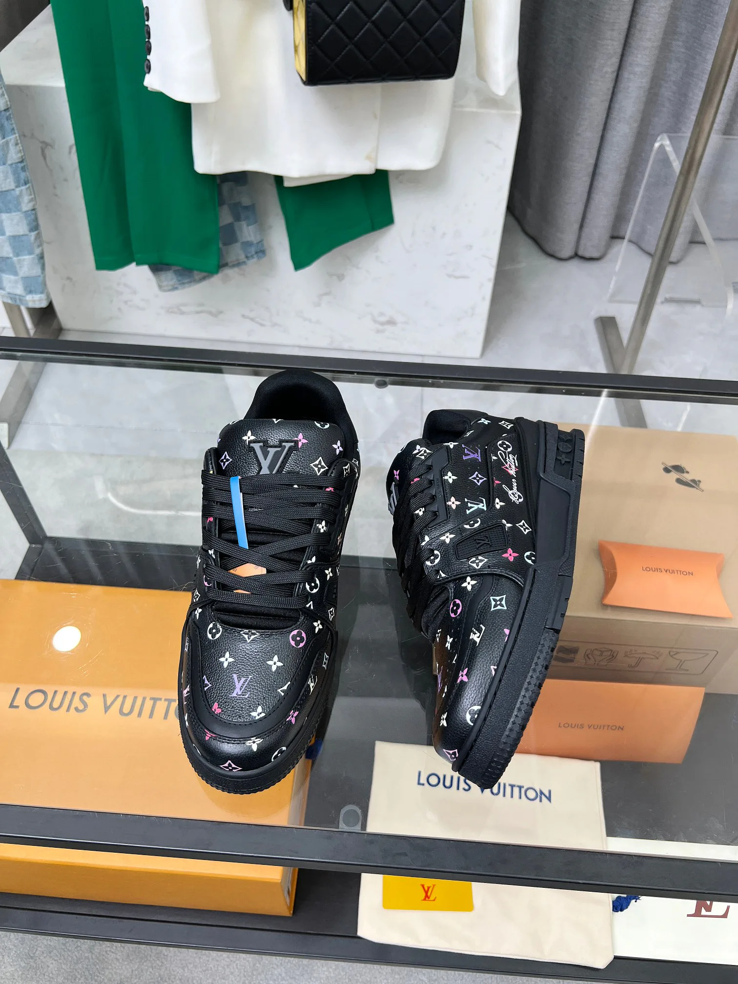 Кроссовки Женские Louis Vuitton 1124250