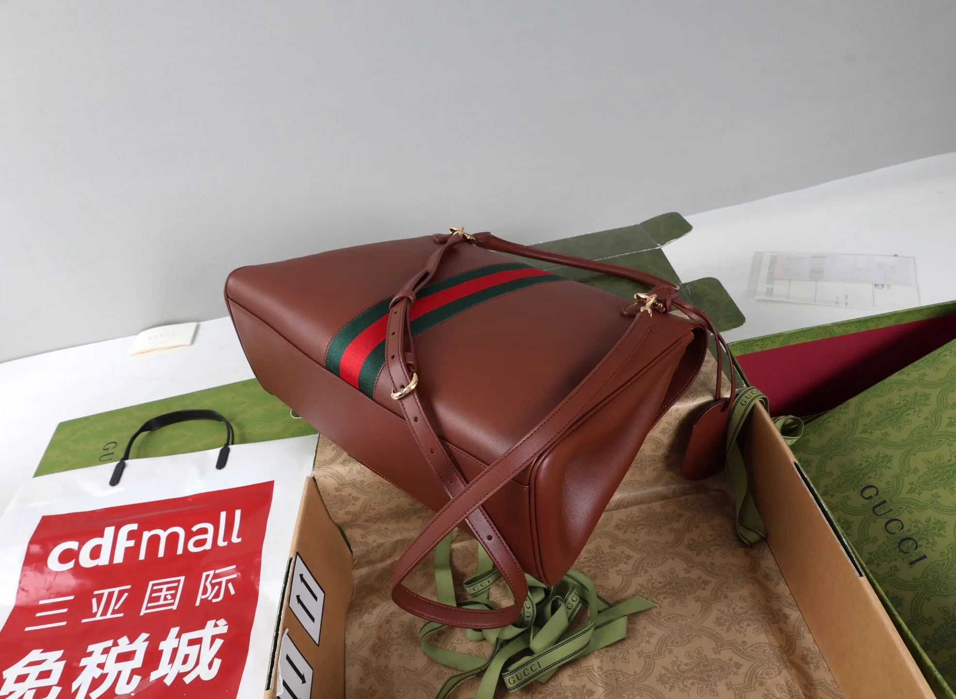 Классические Сумки Женские Gucci 18250586