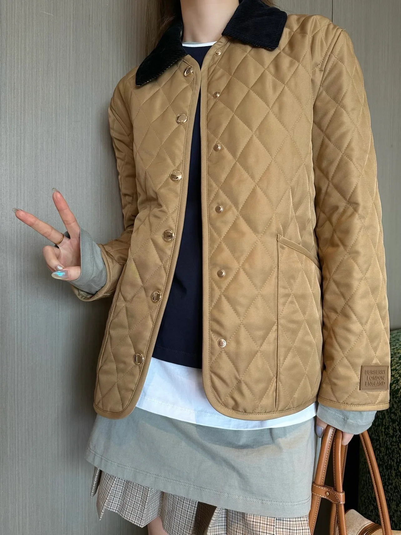 Куртки И Пуховики Женские Burberry 18713649