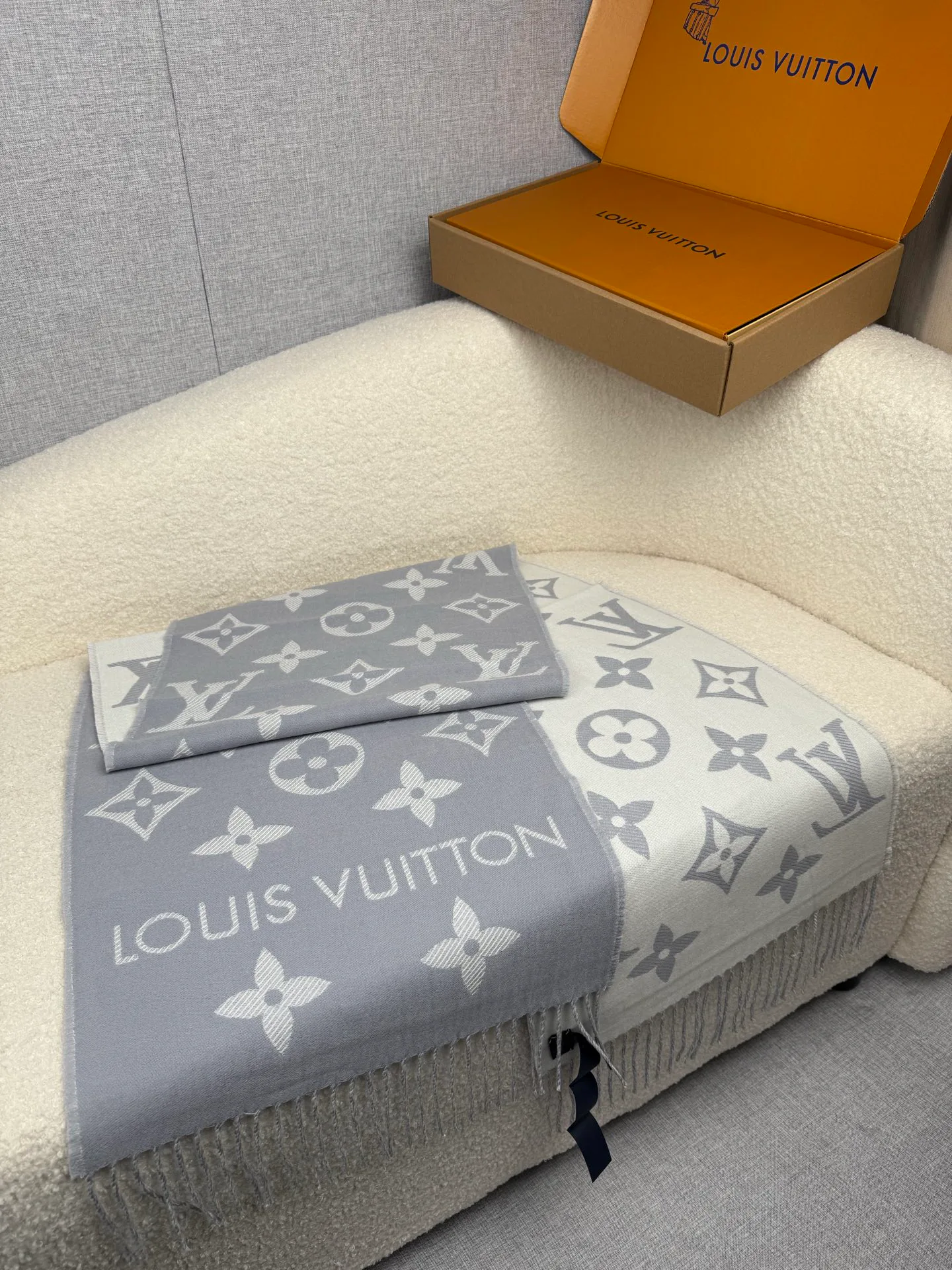 Шарфы Louis Vuitton 1422225