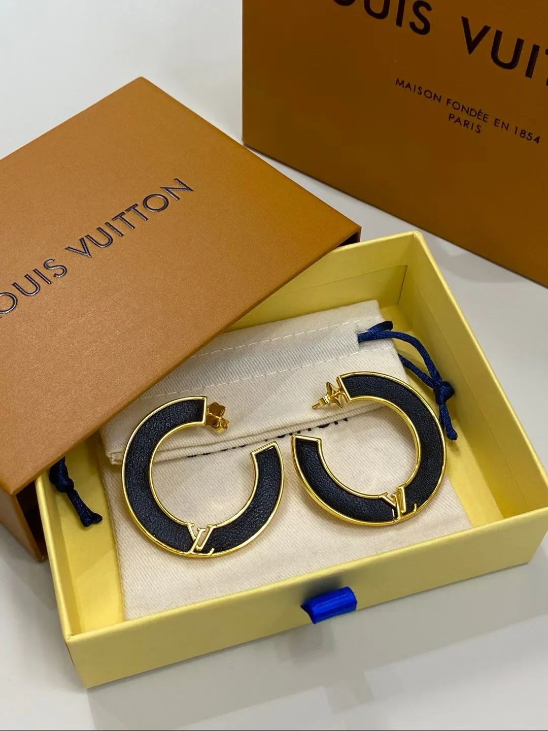 Бижутерия Louis Vuitton 1703421