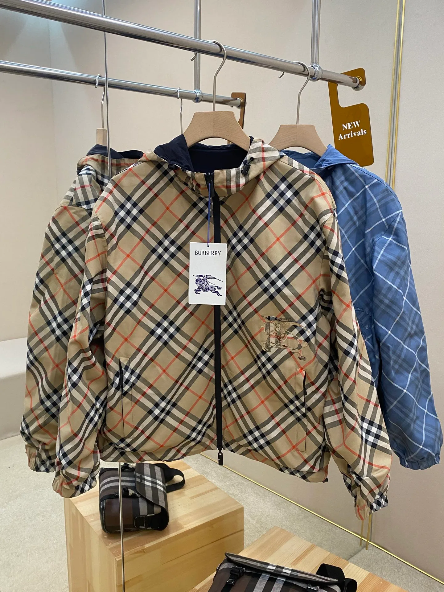 Куртки И Пуховики Женские Burberry 11463857