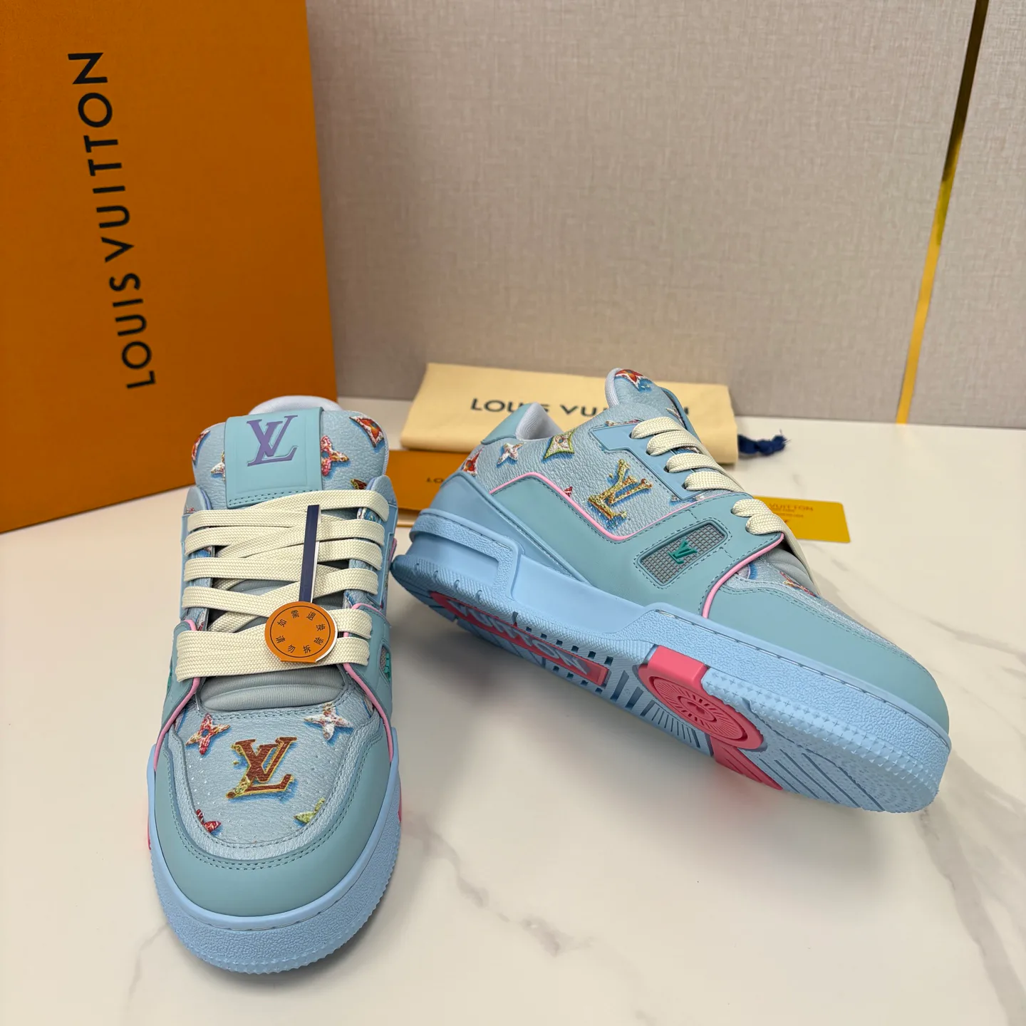 Кроссовки Женские Louis Vuitton 13140845