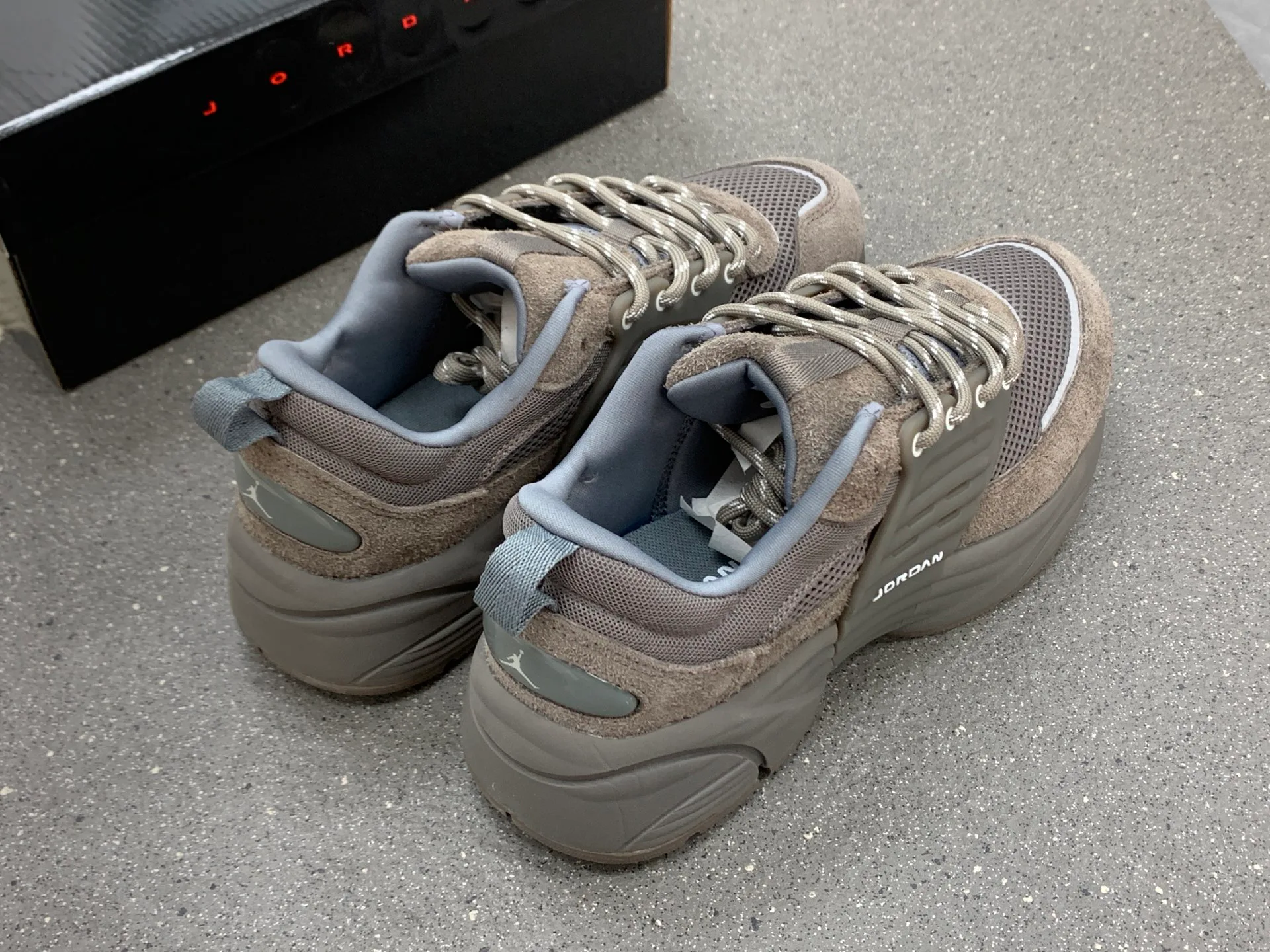 Кроссовки Женские Air Jordan 1261108