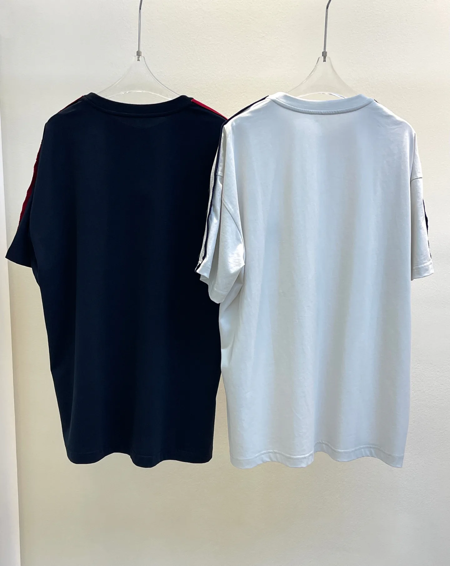 Футболки Женские Balenciaga 13404460